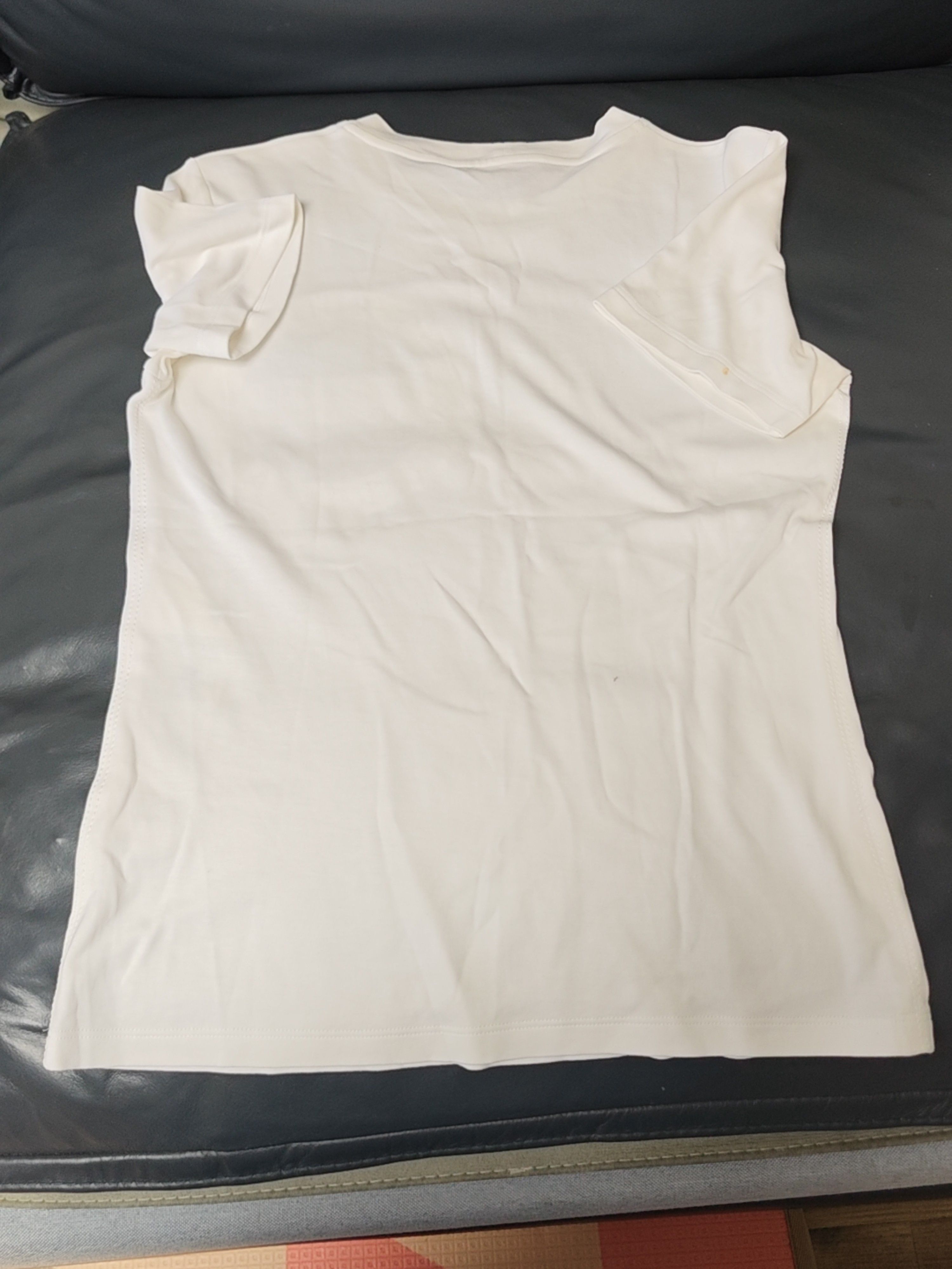 Louis Vuitton Louis Vuitton Graphic T-Shirt White Size XS Size XS / US 0-2 / IT 36-38 - 2 Thumbnail