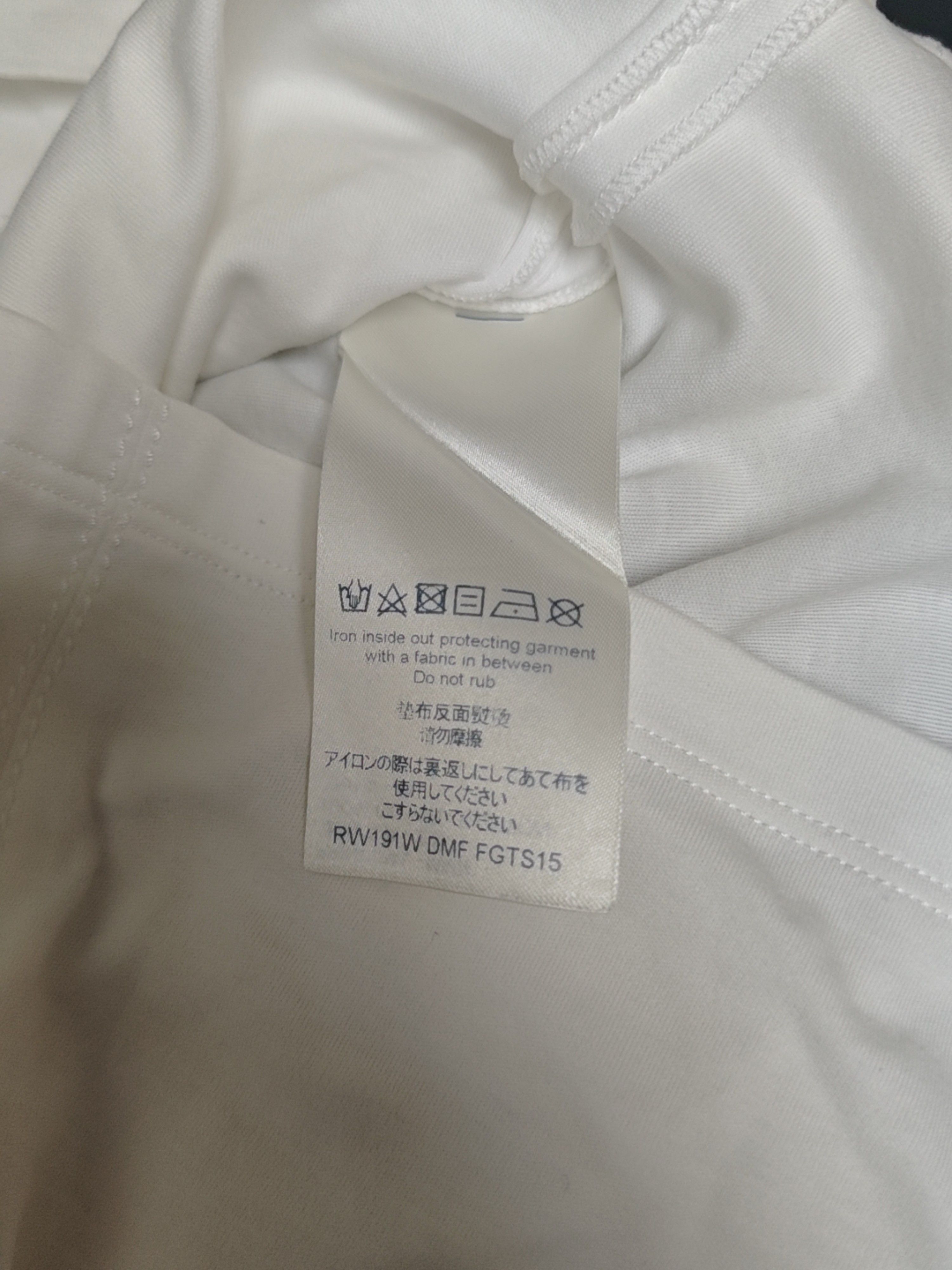 Louis Vuitton Louis Vuitton Graphic T-Shirt White Size XS Size XS / US 0-2 / IT 36-38 - 4 Thumbnail