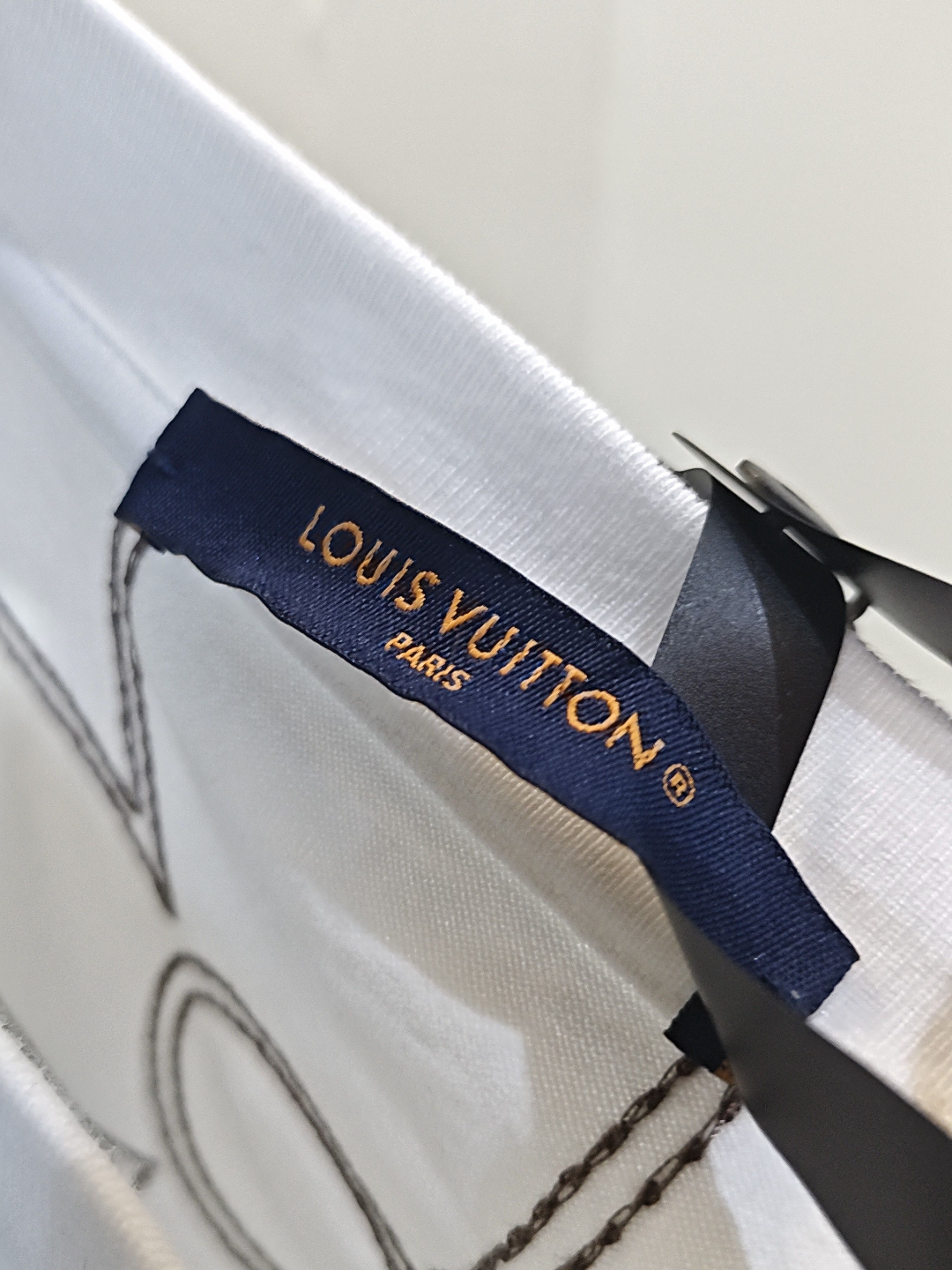 Louis Vuitton Louis Vuitton Logo Embroidered T-Shirt Size L Size US L / EU 52-54 / 3 - 3 Thumbnail