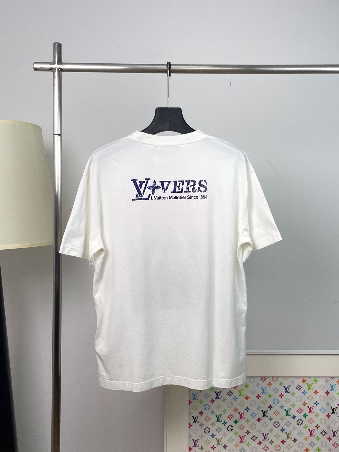 Louis Vuitton Louis Vuitton LVERS Graphic T-Shirt Size L Size US L / EU 52-54 / 3 - 2 Thumbnail