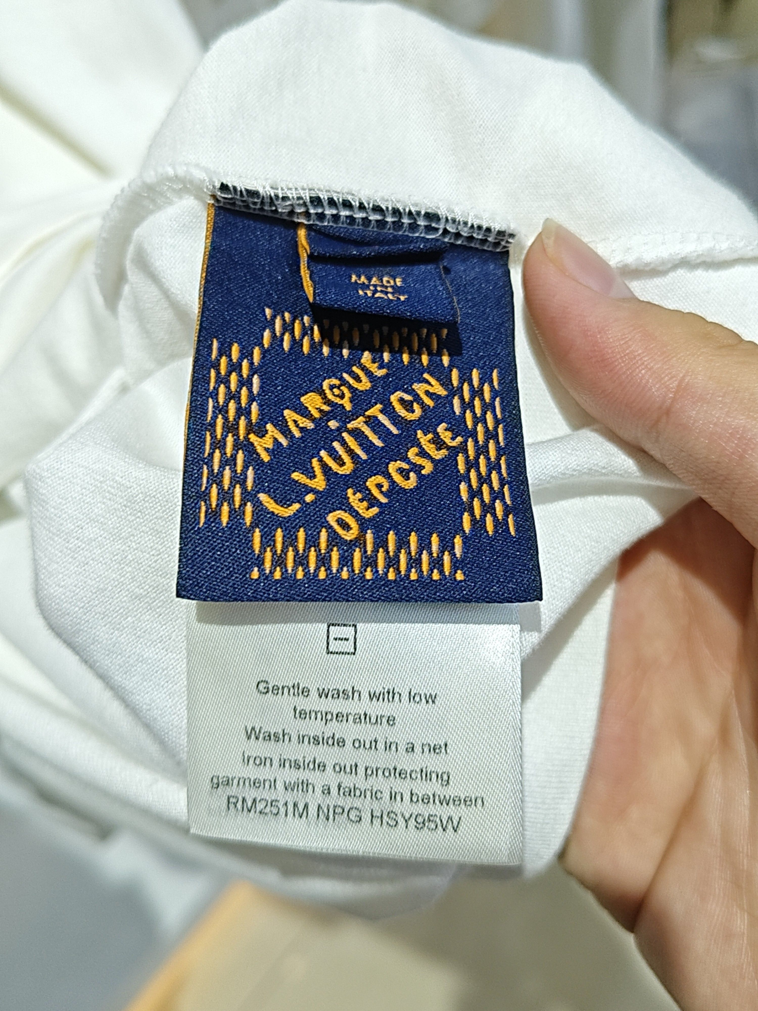 Louis Vuitton Louis Vuitton LVERS Graphic T-Shirt Size L Size US L / EU 52-54 / 3 - 4 Thumbnail