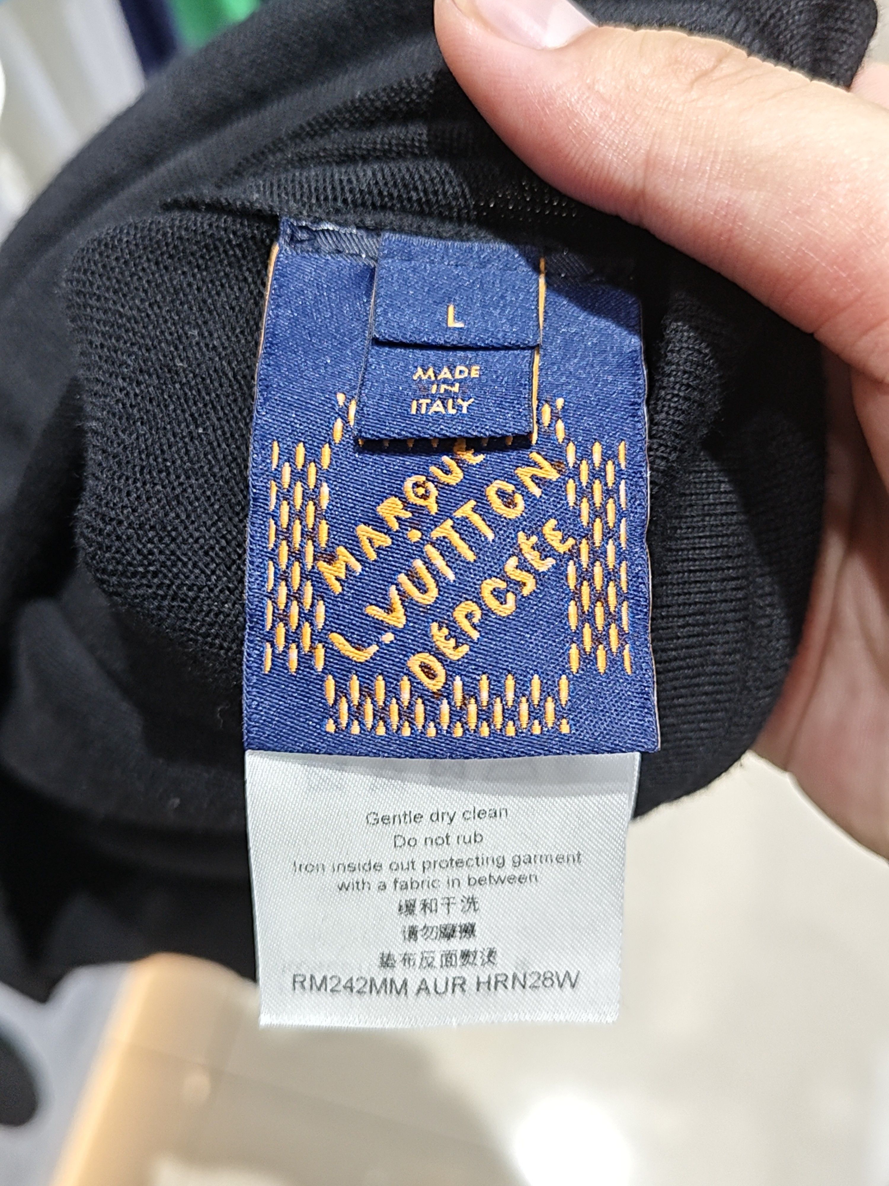 Louis Vuitton Louis Vuitton Marque Logo Pocket T-Shirt Size L Size US L / EU 52-54 / 3 - 4 Thumbnail