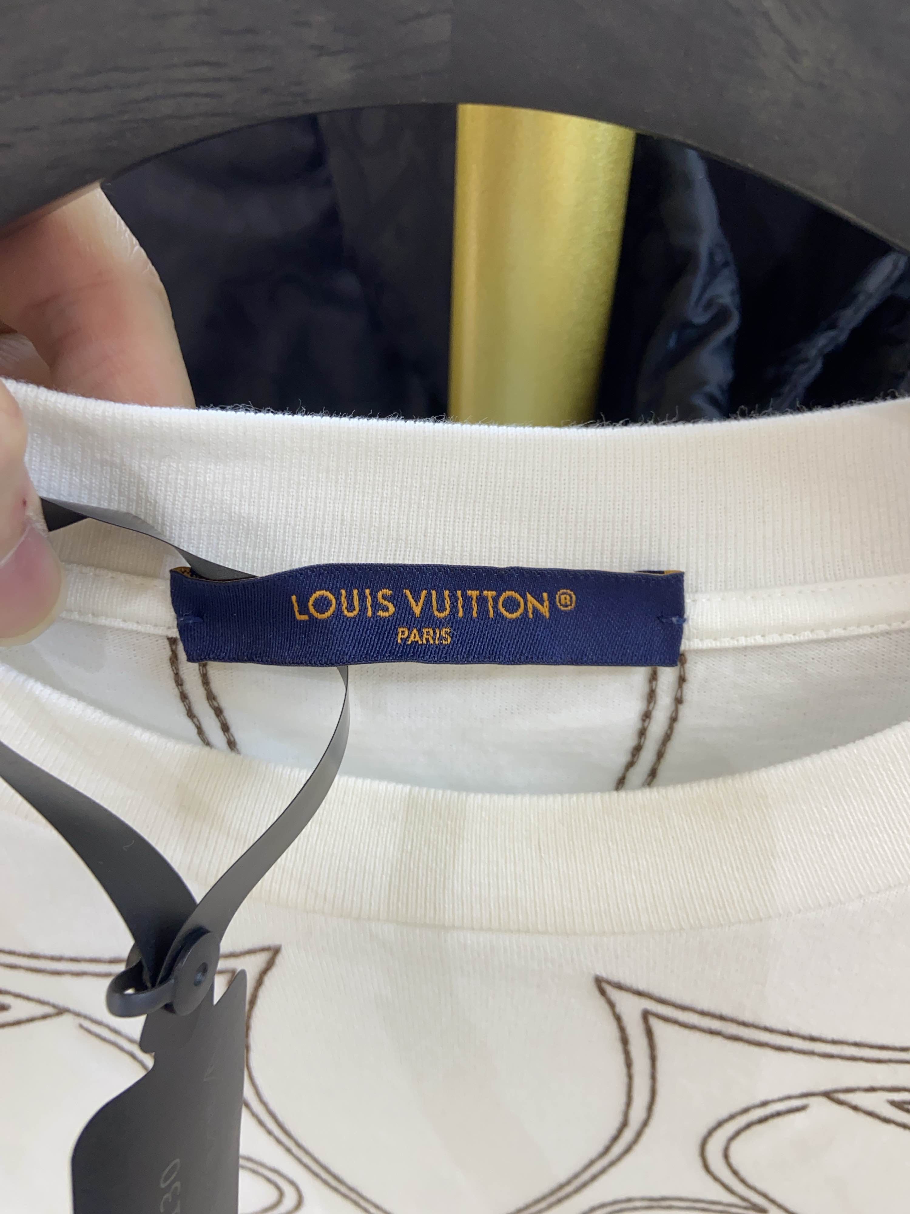 Louis Vuitton Louis Vuitton Logo Embroidery T-Shirt Size L Size US L / EU 52-54 / 3 - 3 Thumbnail
