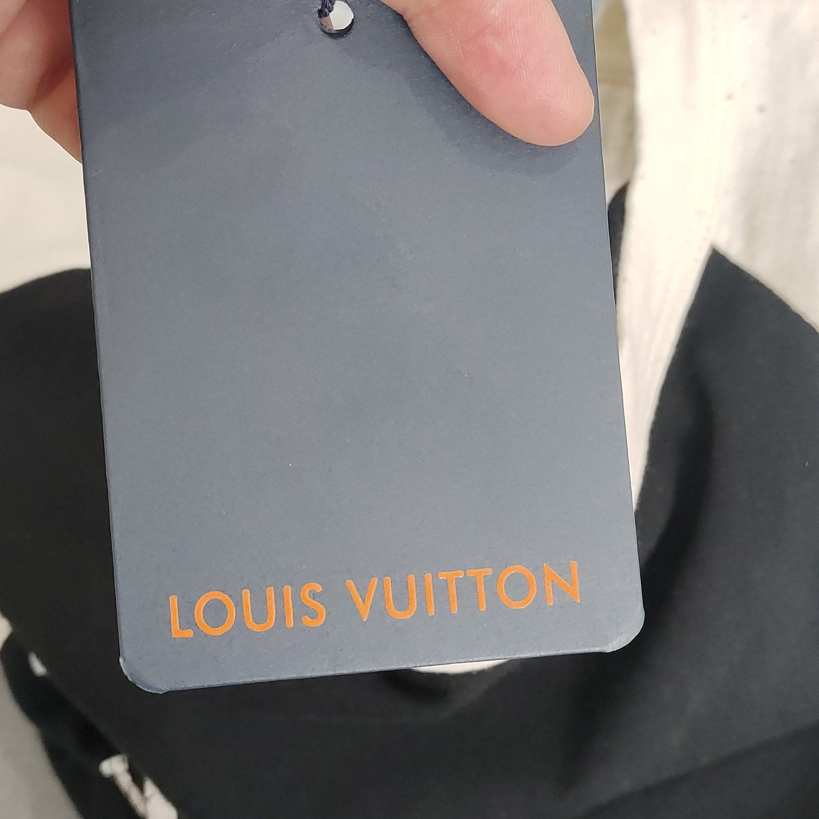 Louis Vuitton Louis Vuitton Logo Graphic T-Shirt Size M Size M / US 6-8 / IT 42-44 - 9 Thumbnail