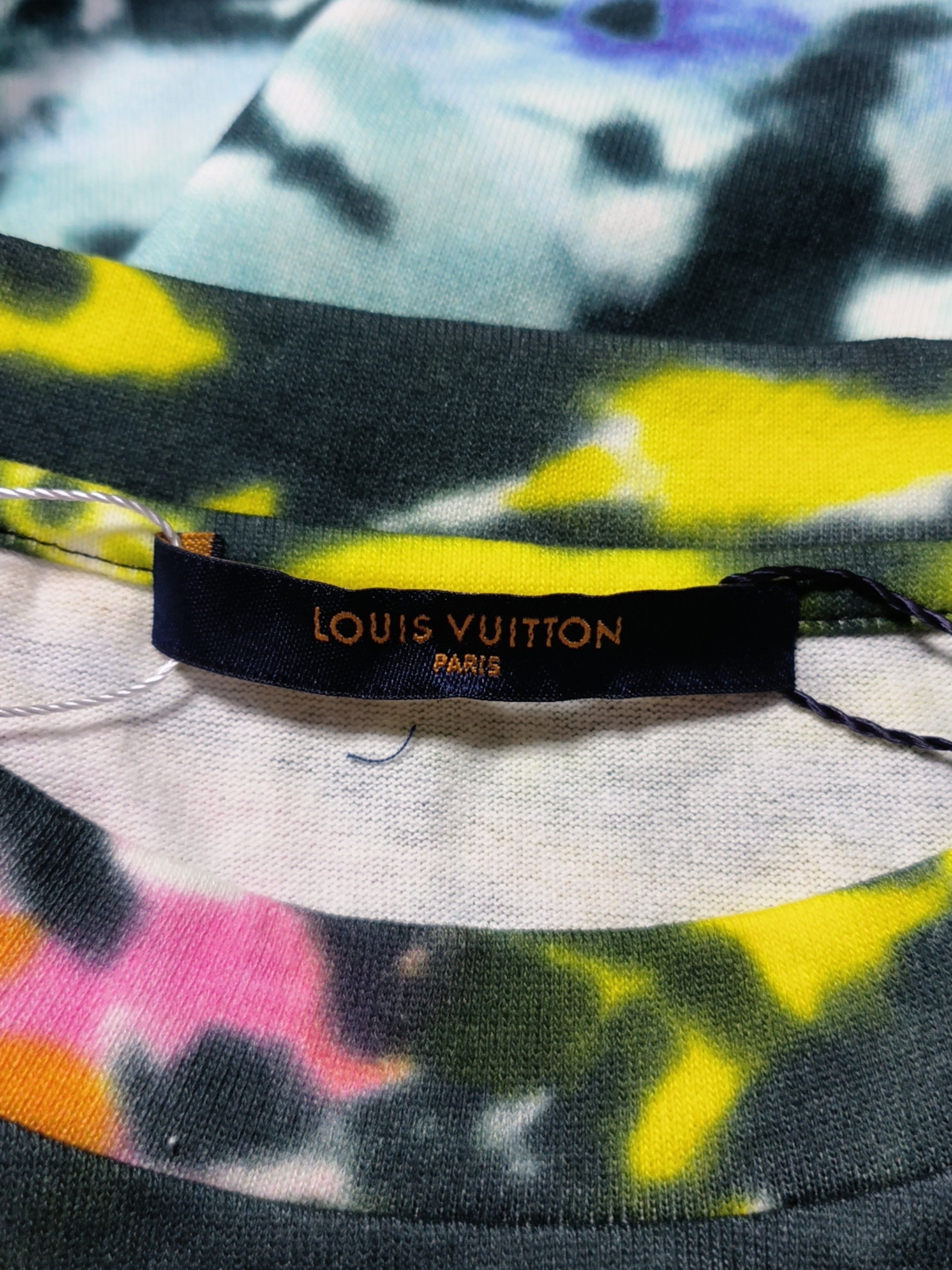 Louis Vuitton Louis Vuitton Tie-Dye Short Sleeve T-Shirt Size M Size US M / EU 48-50 / 2 - 3 Thumbnail