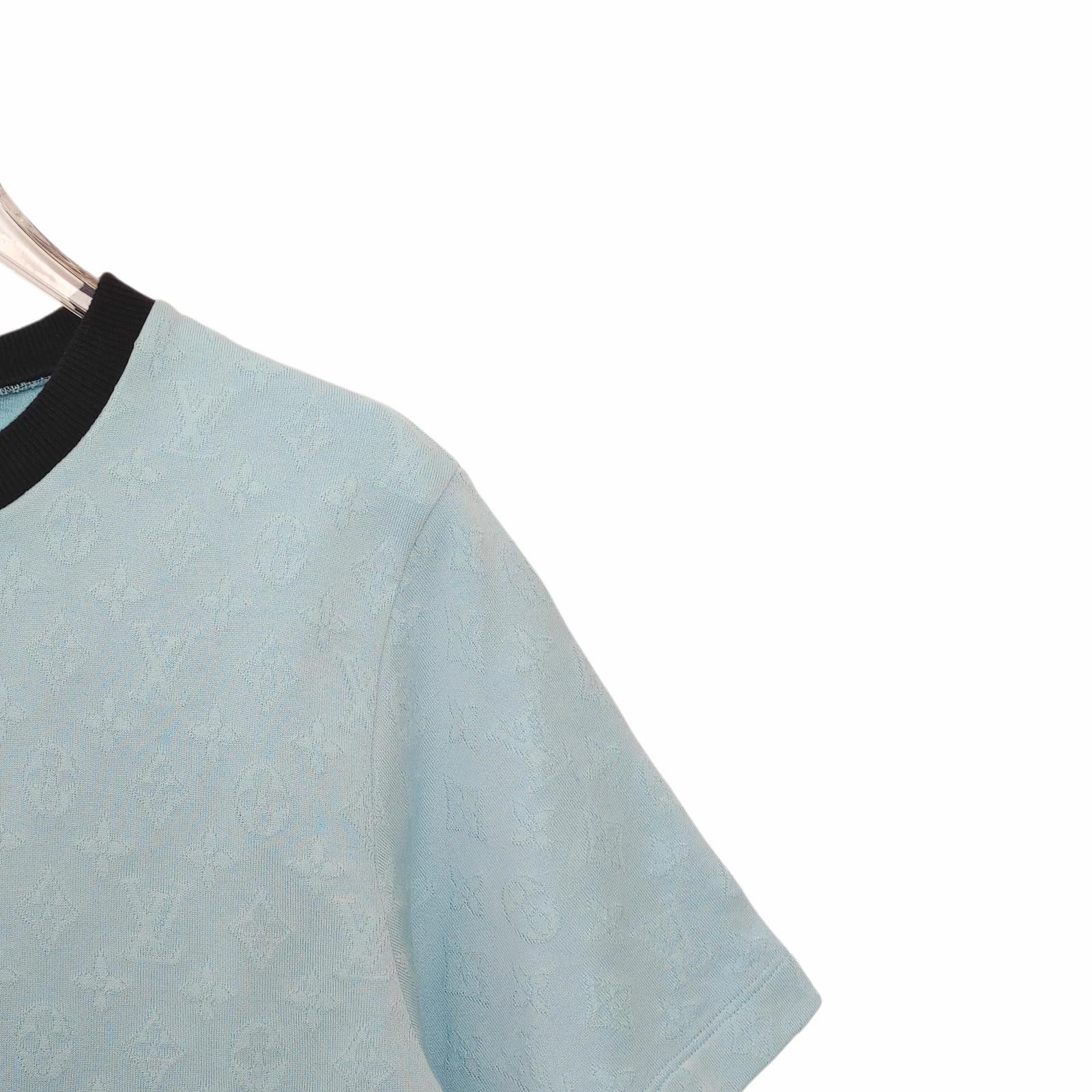 Louis Vuitton Louis Vuitton Monogram Embossed T-Shirt Size XS Size XS / US 0-2 / IT 36-38 - 5 Thumbnail