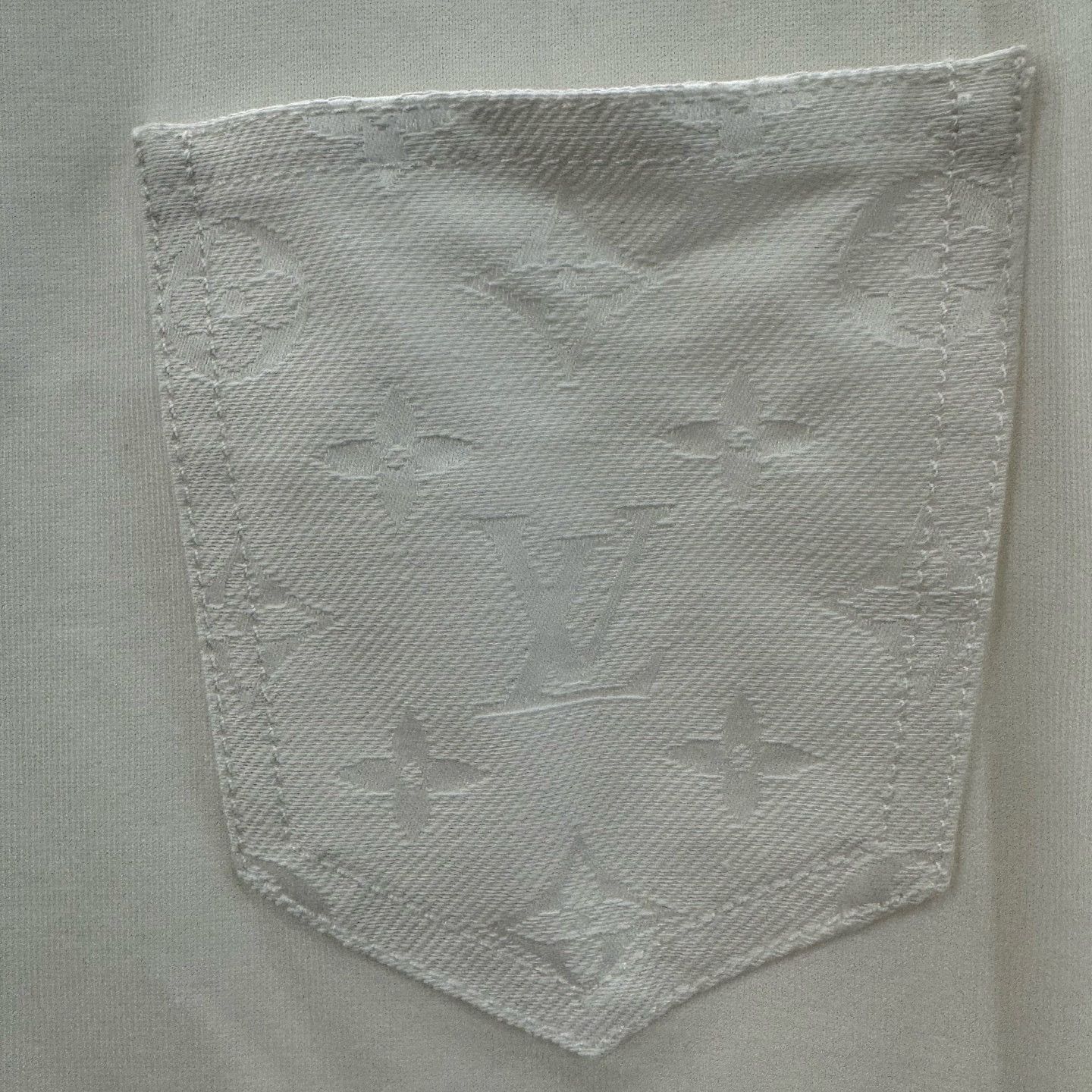 Louis Vuitton Louis Vuitton Chain Detail Pocket T-Shirt Size L Size US L / EU 52-54 / 3 - 6 Thumbnail