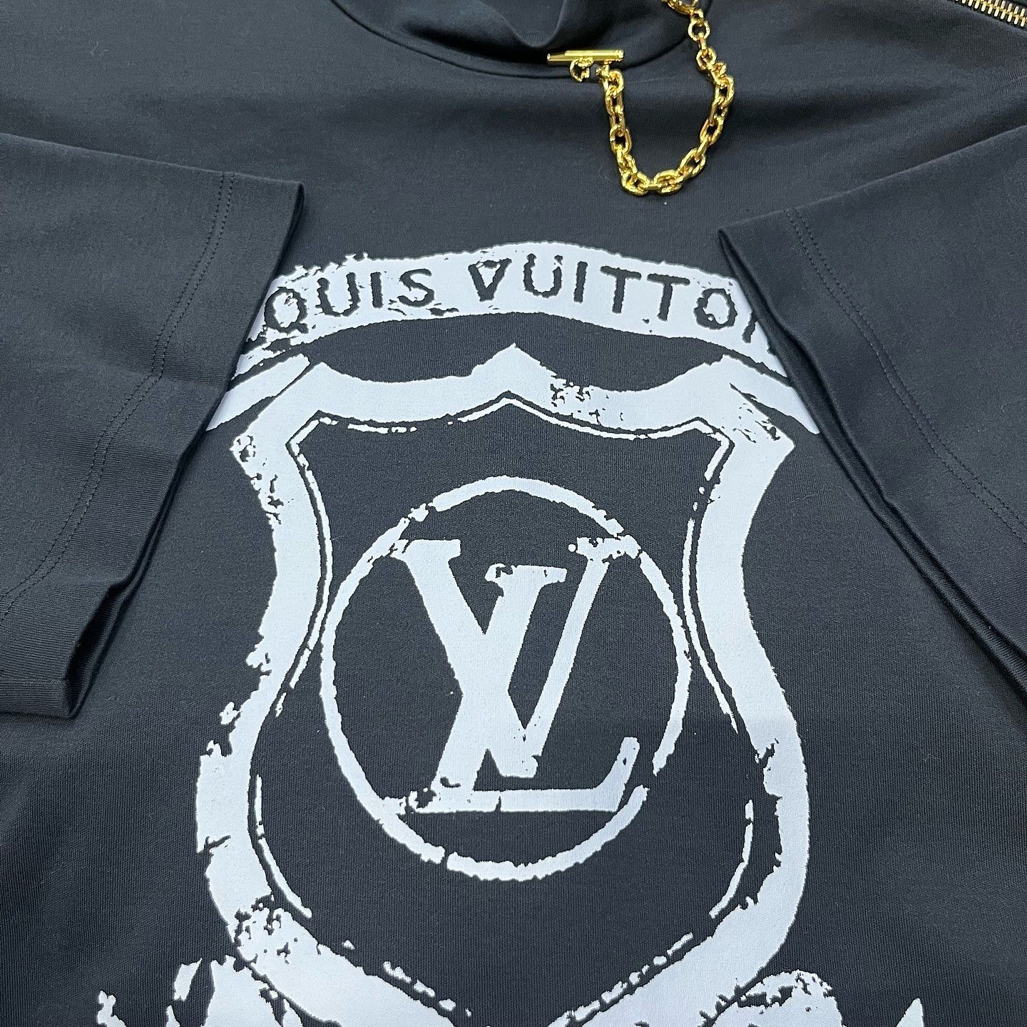Louis Vuitton Louis Vuitton Chain Logo T-Shirt Size S Size S / US 4 / IT 40 - 6 Thumbnail
