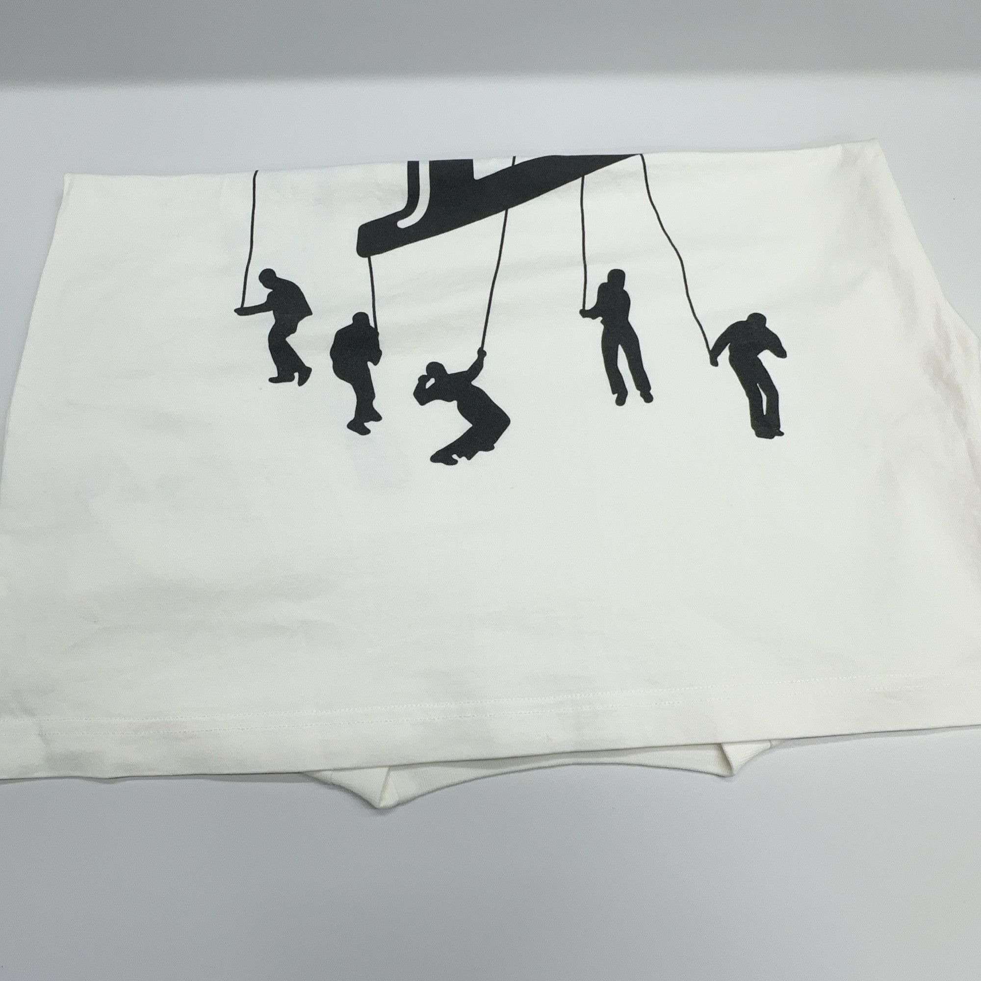 Louis Vuitton Louis Vuitton Puppet Graphic T-Shirt White Size S Size US S / EU 44-46 / 1 - 5 Thumbnail