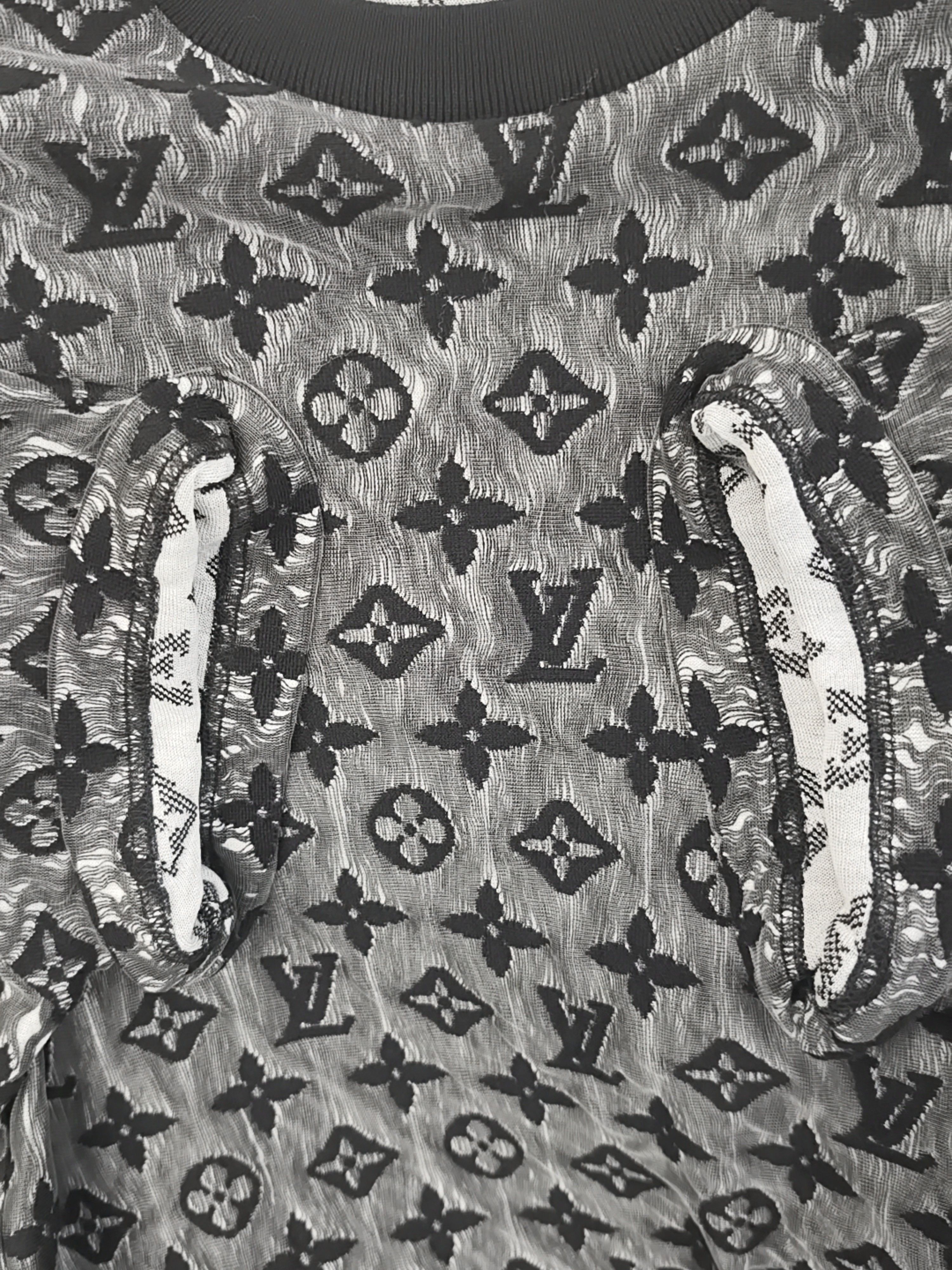 Louis Vuitton Louis Vuitton Monogram T-Shirt XL Size US XL / EU 56 / 4 - 6 Thumbnail