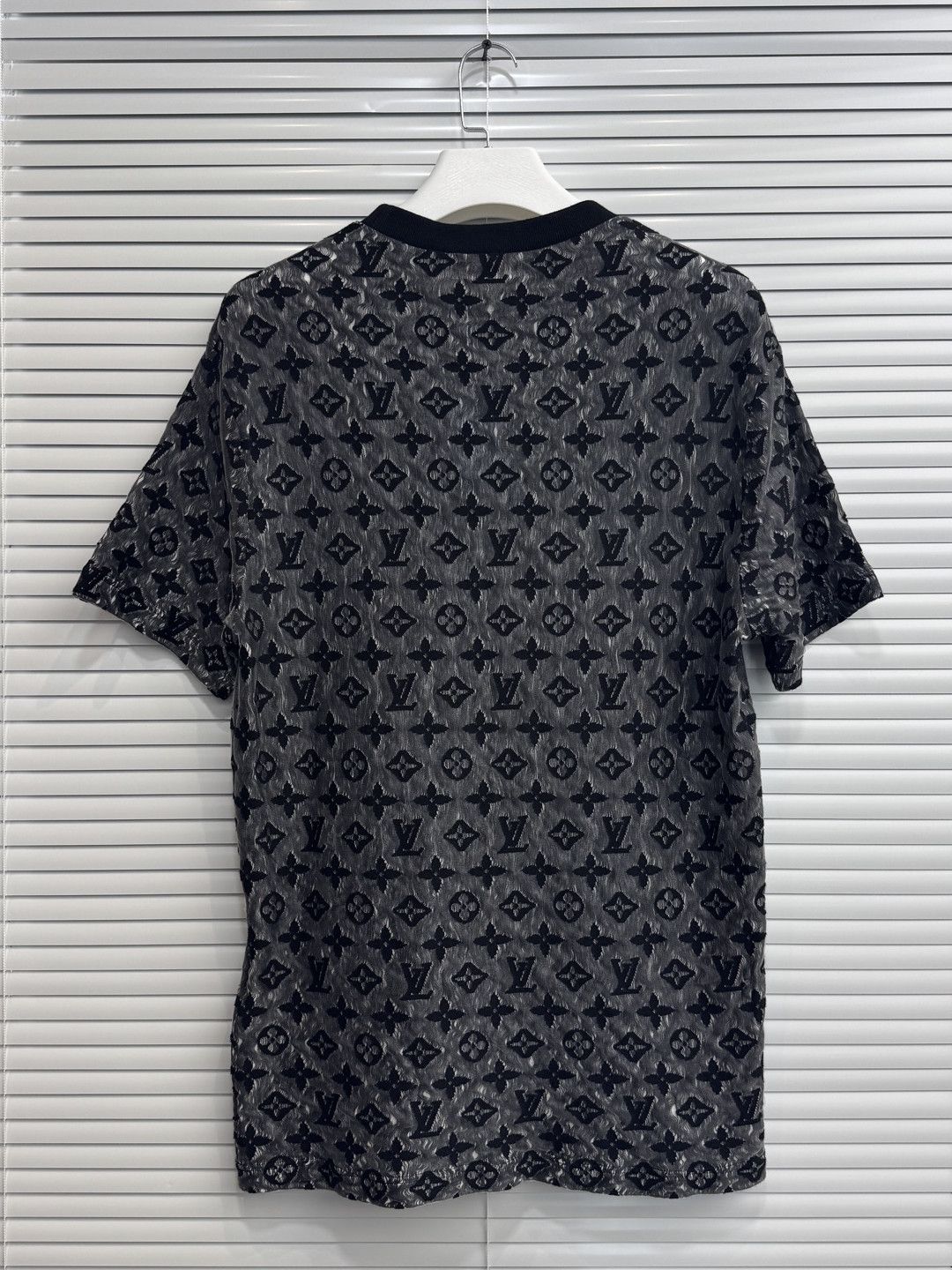 Louis Vuitton Louis Vuitton Monogram T-Shirt XL Size US XL / EU 56 / 4 - 2 Thumbnail