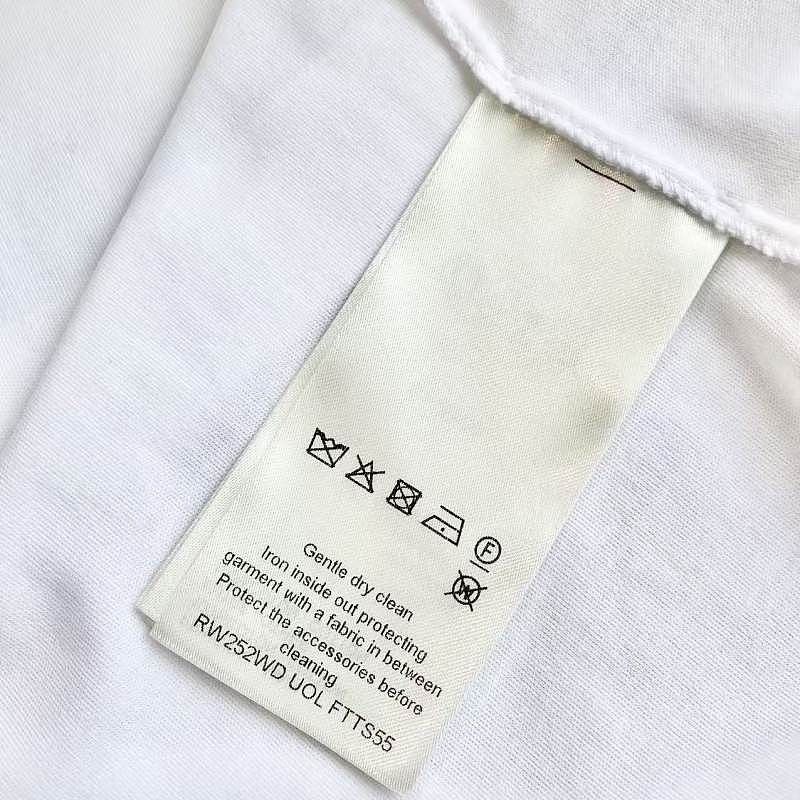 Louis Vuitton Louis Vuitton Monogram Pocket T-Shirt Size XS Size XS / US 0-2 / IT 36-38 - 4 Thumbnail