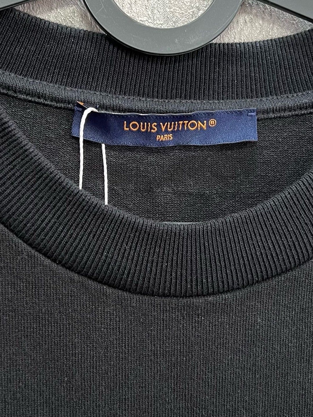 Louis Vuitton Louis Vuitton Embroidered Logo T-Shirt Size S Size US S / EU 44-46 / 1 - 3 Thumbnail