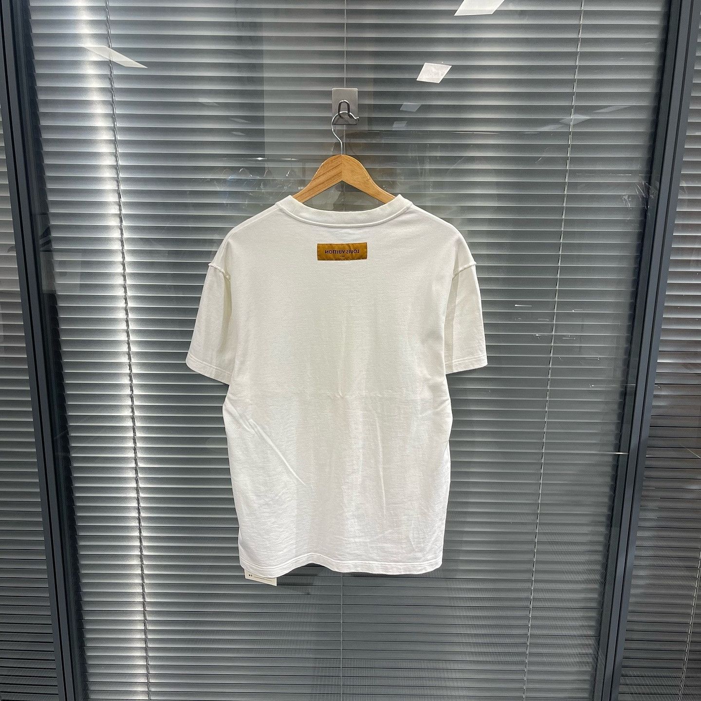 Louis Vuitton Louis Vuitton Embroidered Logo T-Shirt Size S Size US S / EU 44-46 / 1 - 2 Thumbnail