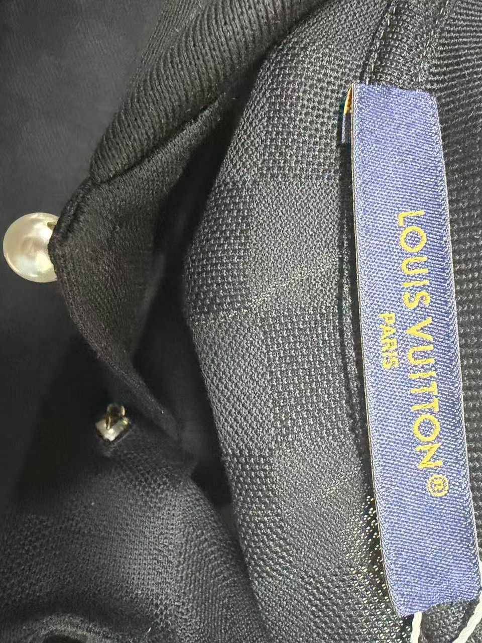 Louis Vuitton Louis Vuitton Damier Logo Polo Shirt Size XL Size US XL / EU 56 / 4 - 3 Thumbnail