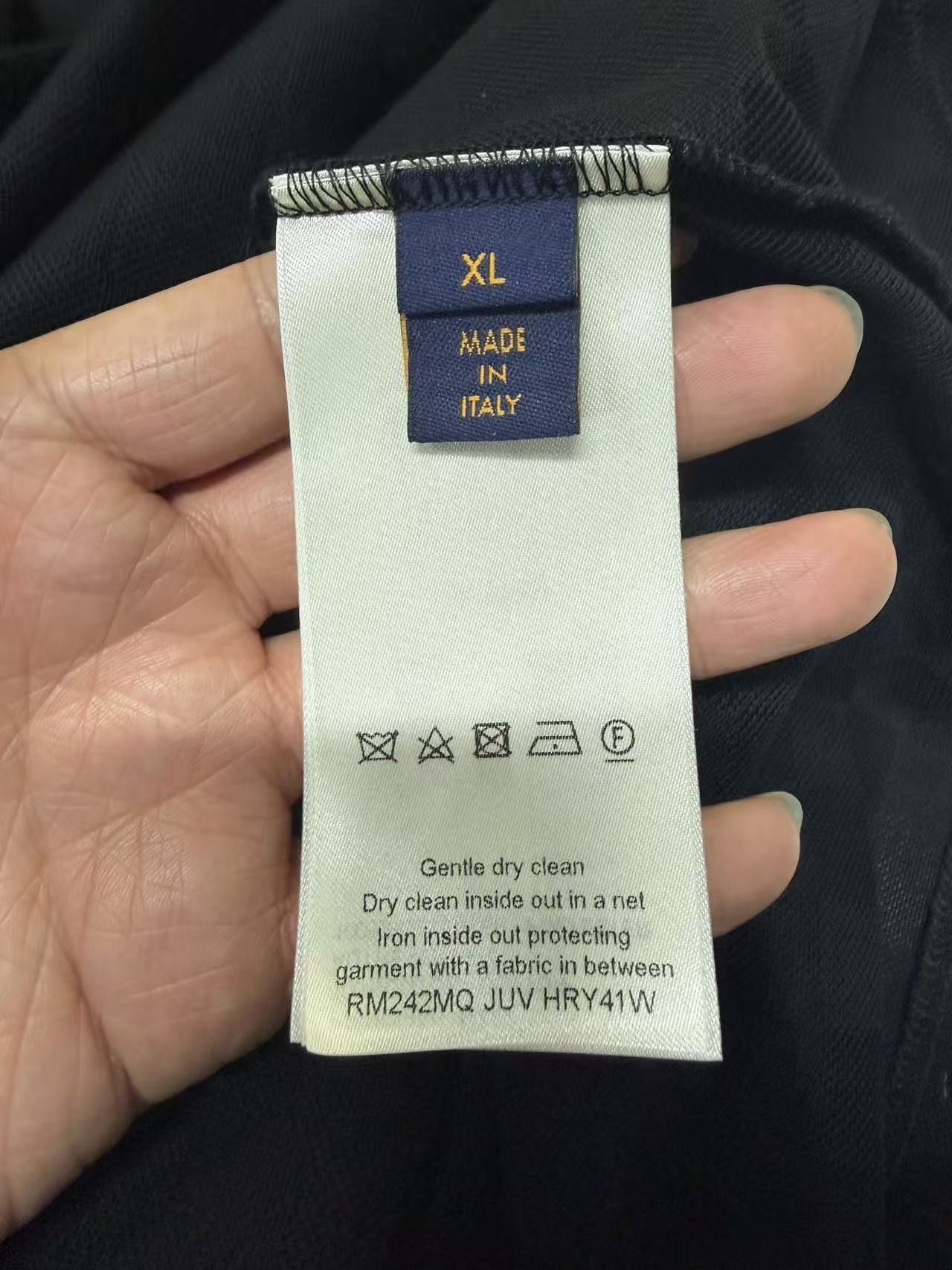 Louis Vuitton Louis Vuitton Damier Logo Polo Shirt Size XL Size US XL / EU 56 / 4 - 4 Thumbnail