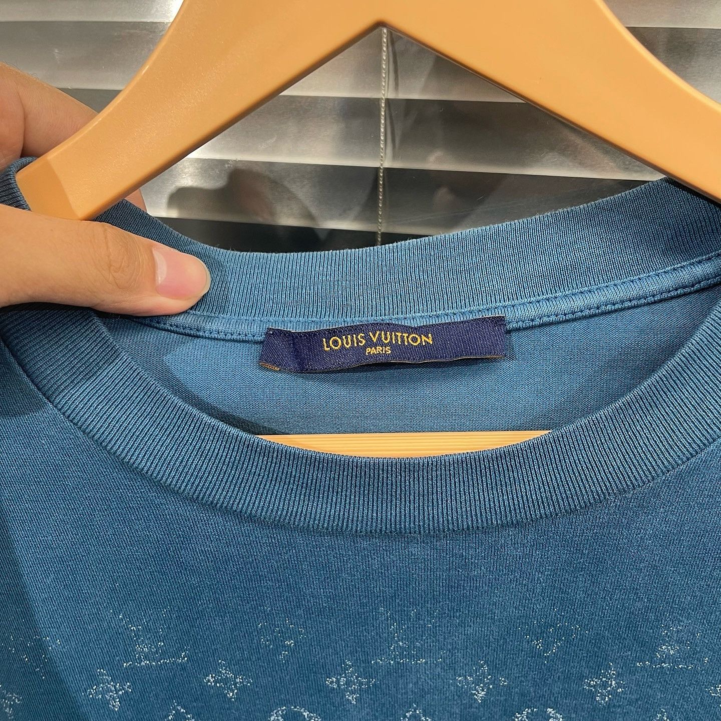 Louis Vuitton Louis Vuitton Monogram Gradient T-Shirt Size S Size US S / EU 44-46 / 1 - 3 Thumbnail