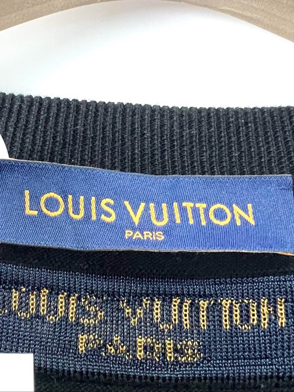 Louis Vuitton Louis Vuitton Logo Graphic T-Shirt Size L Size US L / EU 52-54 / 3 - 3 Thumbnail