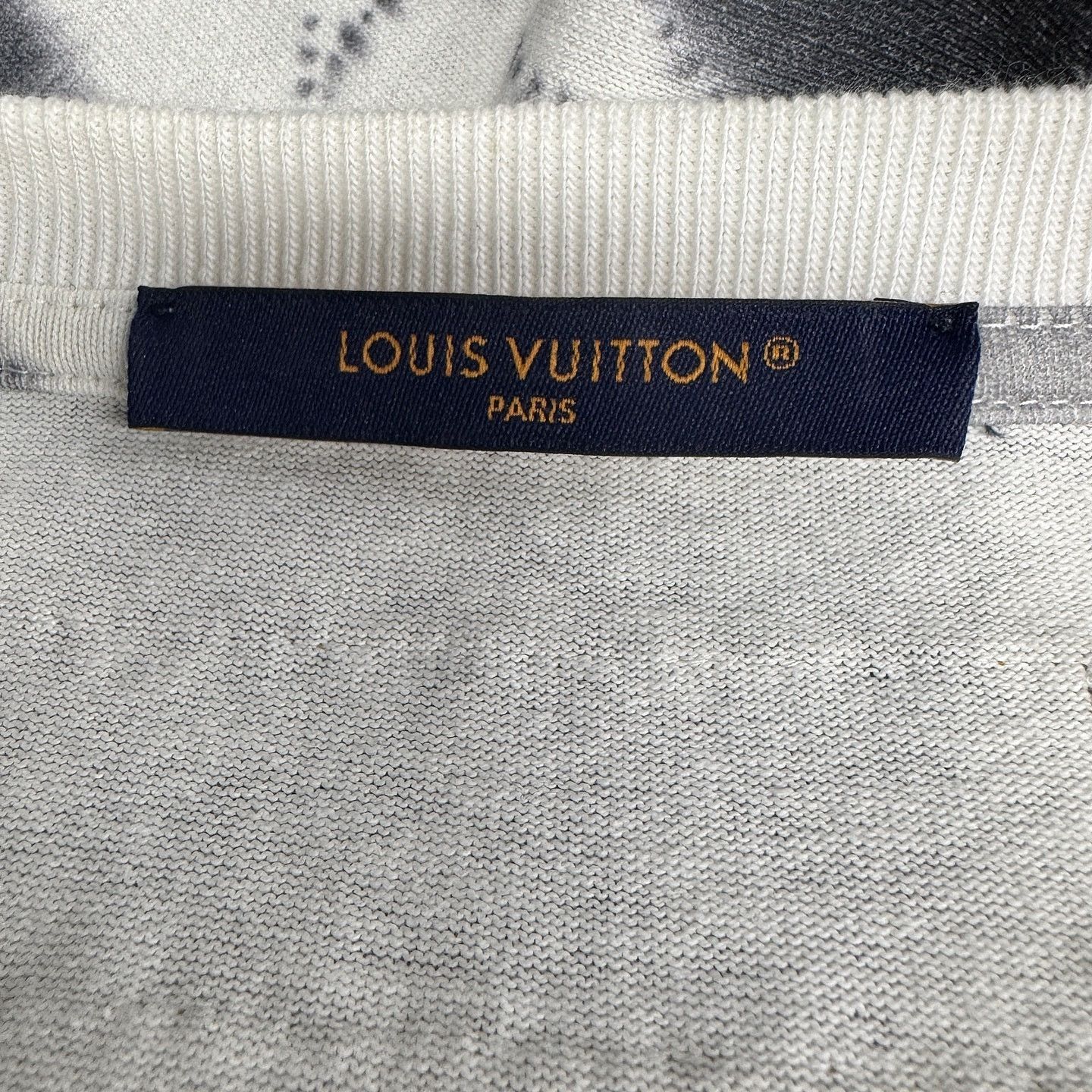 Louis Vuitton Louis Vuitton Tie-Dye Print T-Shirt Size S Size US S / EU 44-46 / 1 - 3 Thumbnail