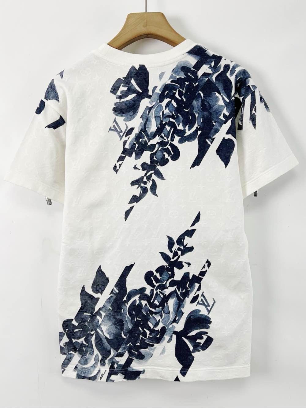 Louis Vuitton Louis Vuitton Botanical Print T-Shirt White Size XS Size US XS / EU 42 / 0 - 2 Thumbnail