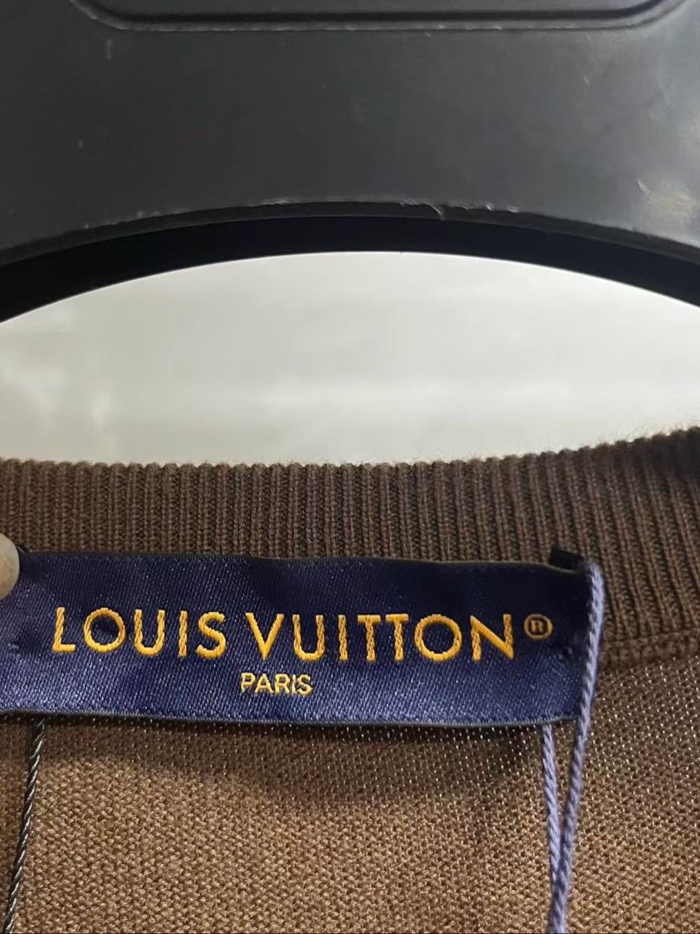 Louis Vuitton Louis Vuitton Logo Knit T-Shirt Size XL Size US XL / EU 56 / 4 - 3 Thumbnail