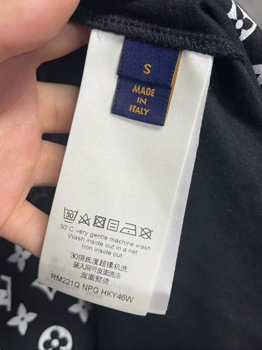 Louis Vuitton Louis Vuitton Monogram Gradient T-Shirt Size S Size US S / EU 44-46 / 1 - 4 Thumbnail