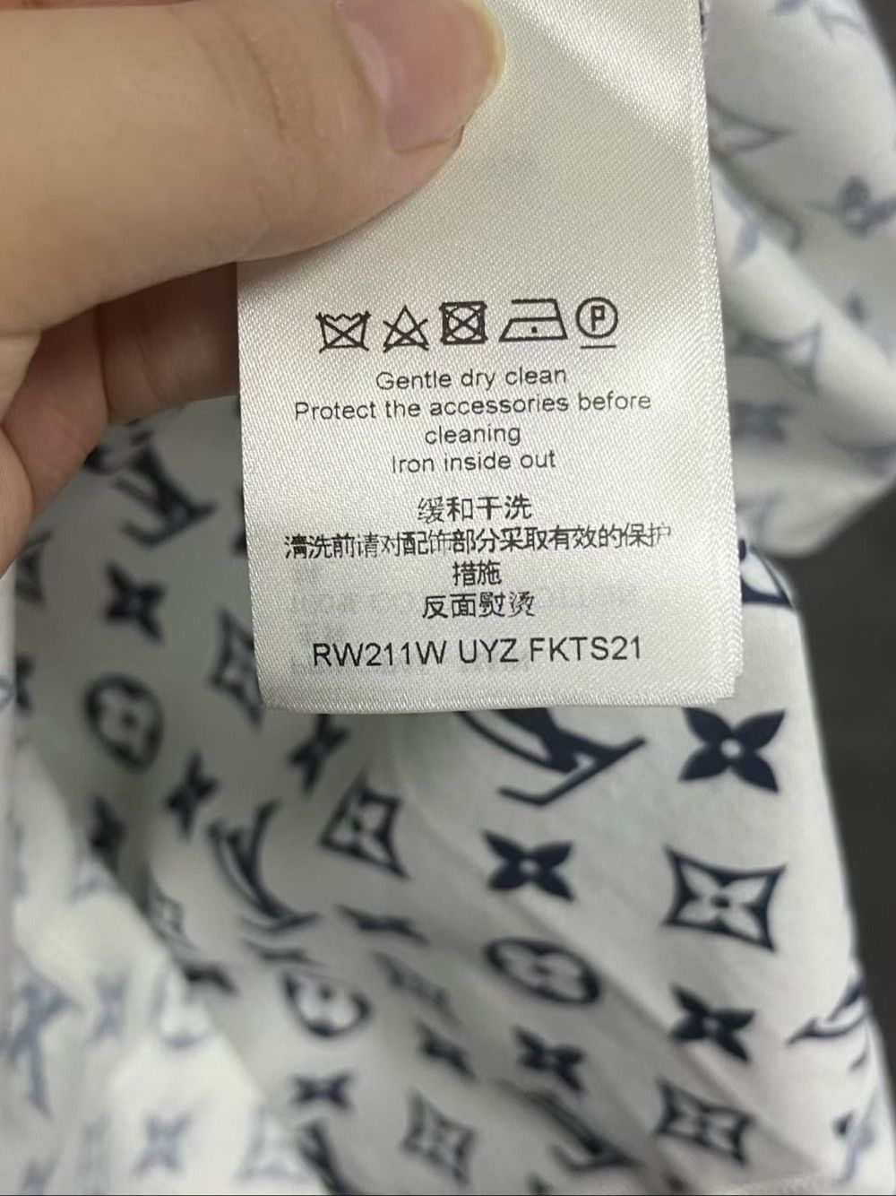 Louis Vuitton Louis Vuitton Monogram Chain T-Shirt Size XS Size US XS / EU 42 / 0 - 4 Thumbnail