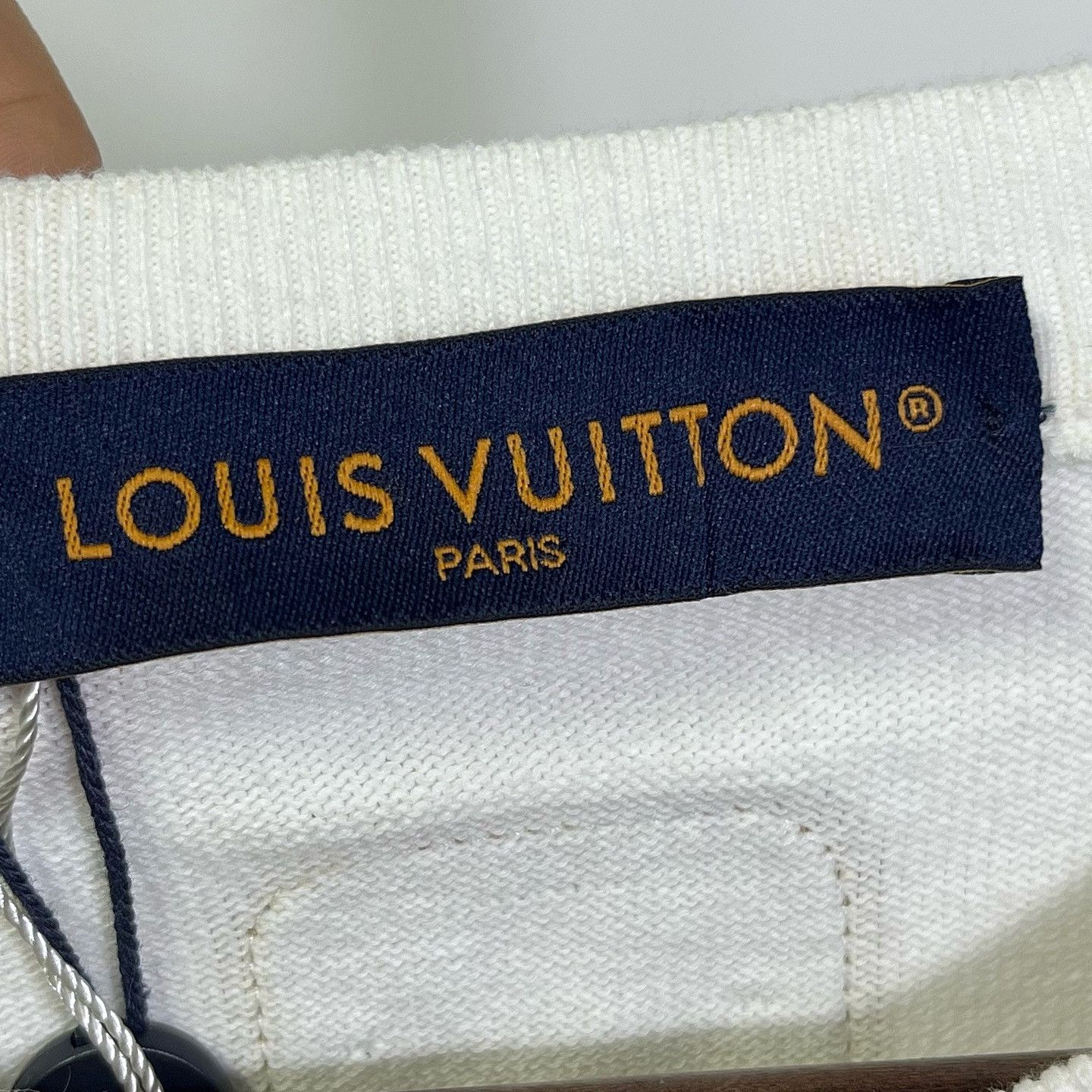 Louis Vuitton Louis Vuitton Logo Patch T-Shirt Size M Size US M / EU 48-50 / 2 - 3 Thumbnail