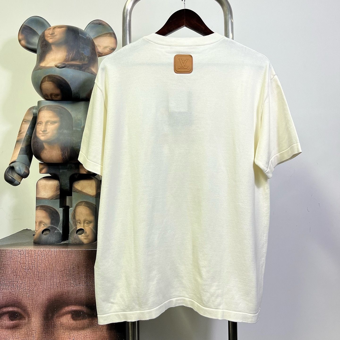 Louis Vuitton Louis Vuitton Logo Patch T-Shirt Size M Size US M / EU 48-50 / 2 - 2 Thumbnail
