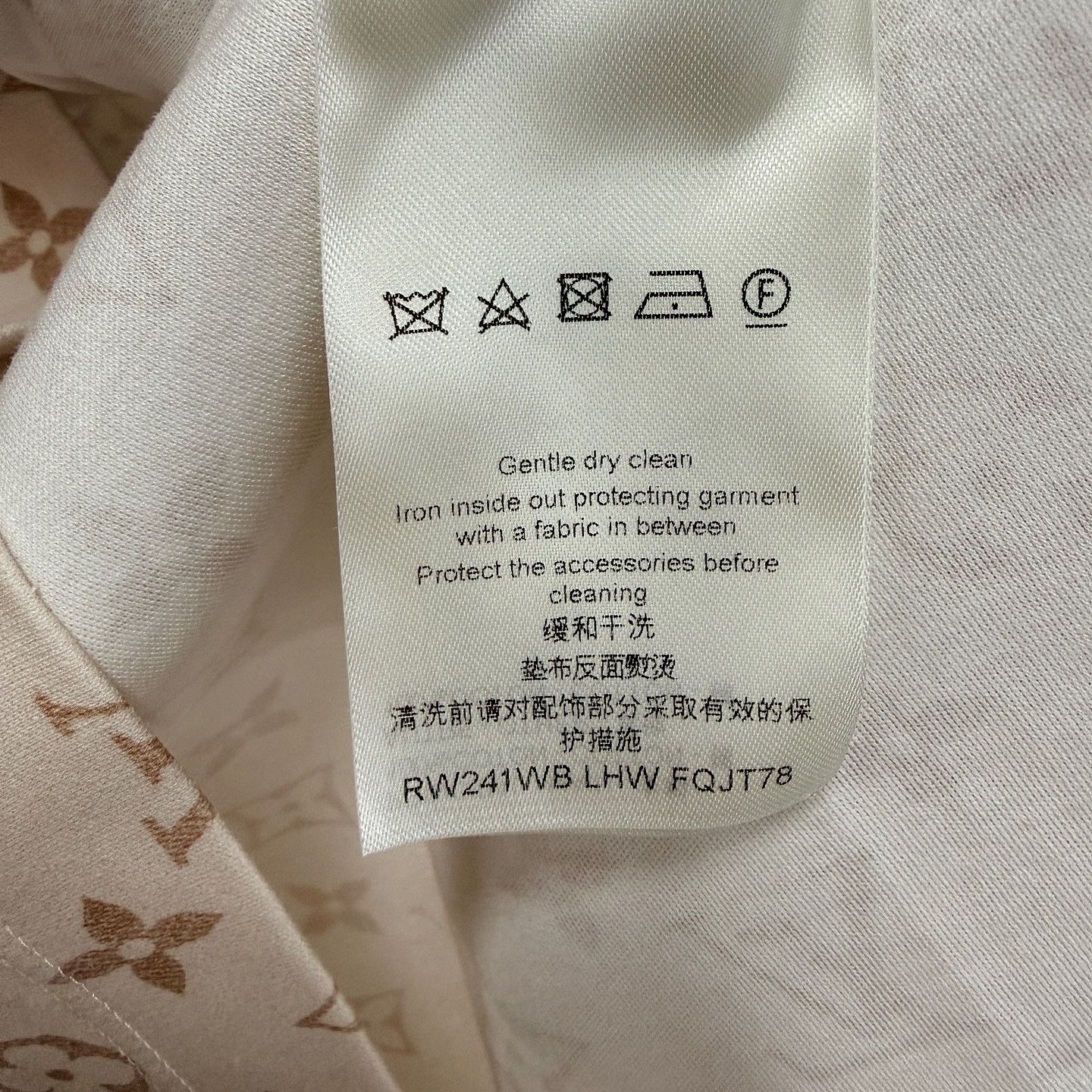 Louis Vuitton Louis Vuitton Monogram Short Sleeve T-Shirt Size XS Size XS / US 0-2 / IT 36-38 - 4 Thumbnail
