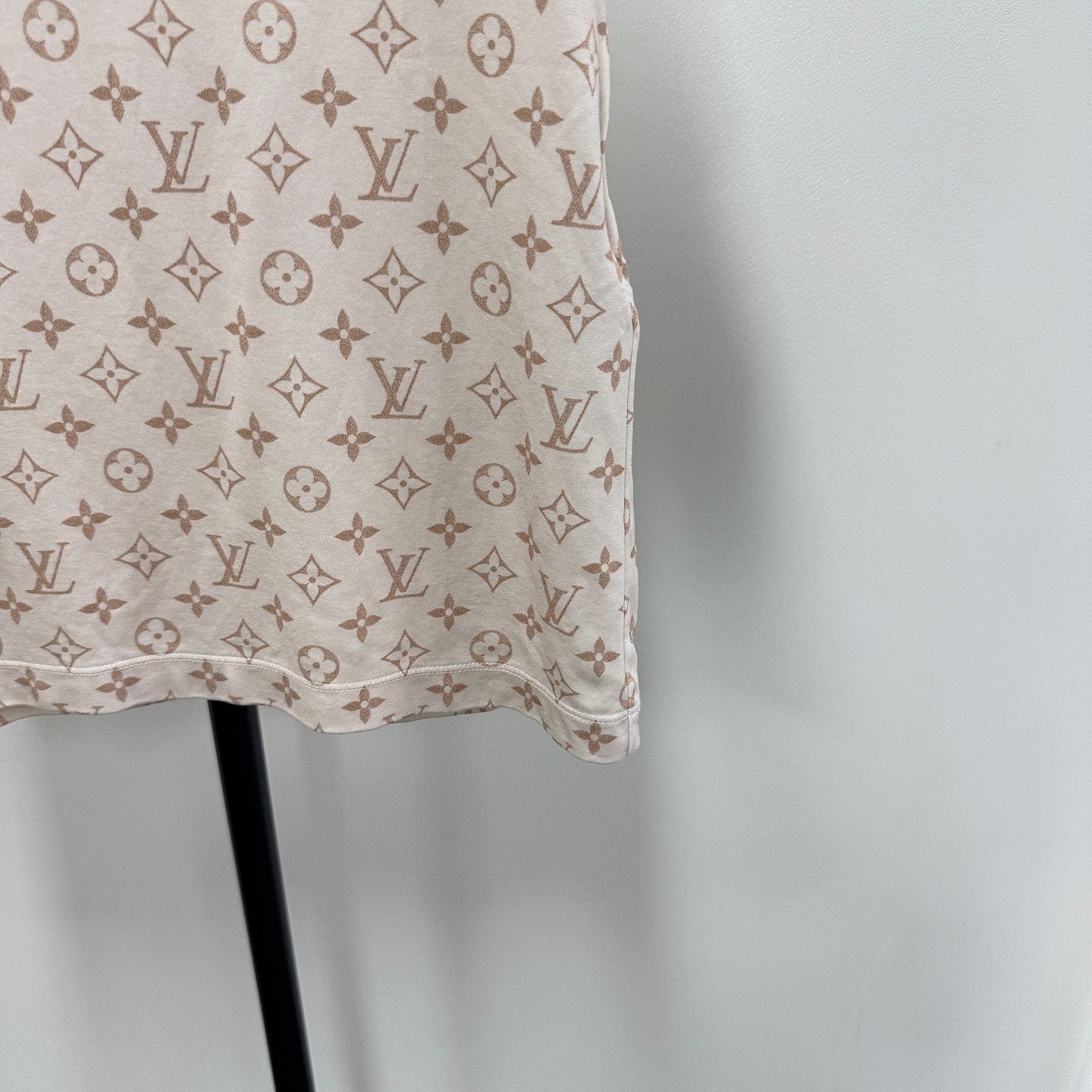 Louis Vuitton Louis Vuitton Monogram Short Sleeve T-Shirt Size XS Size XS / US 0-2 / IT 36-38 - 9 Thumbnail