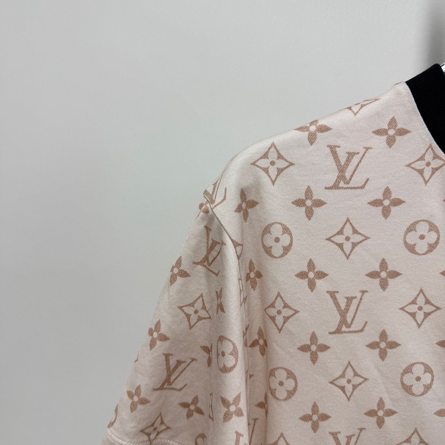 Louis Vuitton Louis Vuitton Monogram Short Sleeve T-Shirt Size XS Size XS / US 0-2 / IT 36-38 - 6 Thumbnail