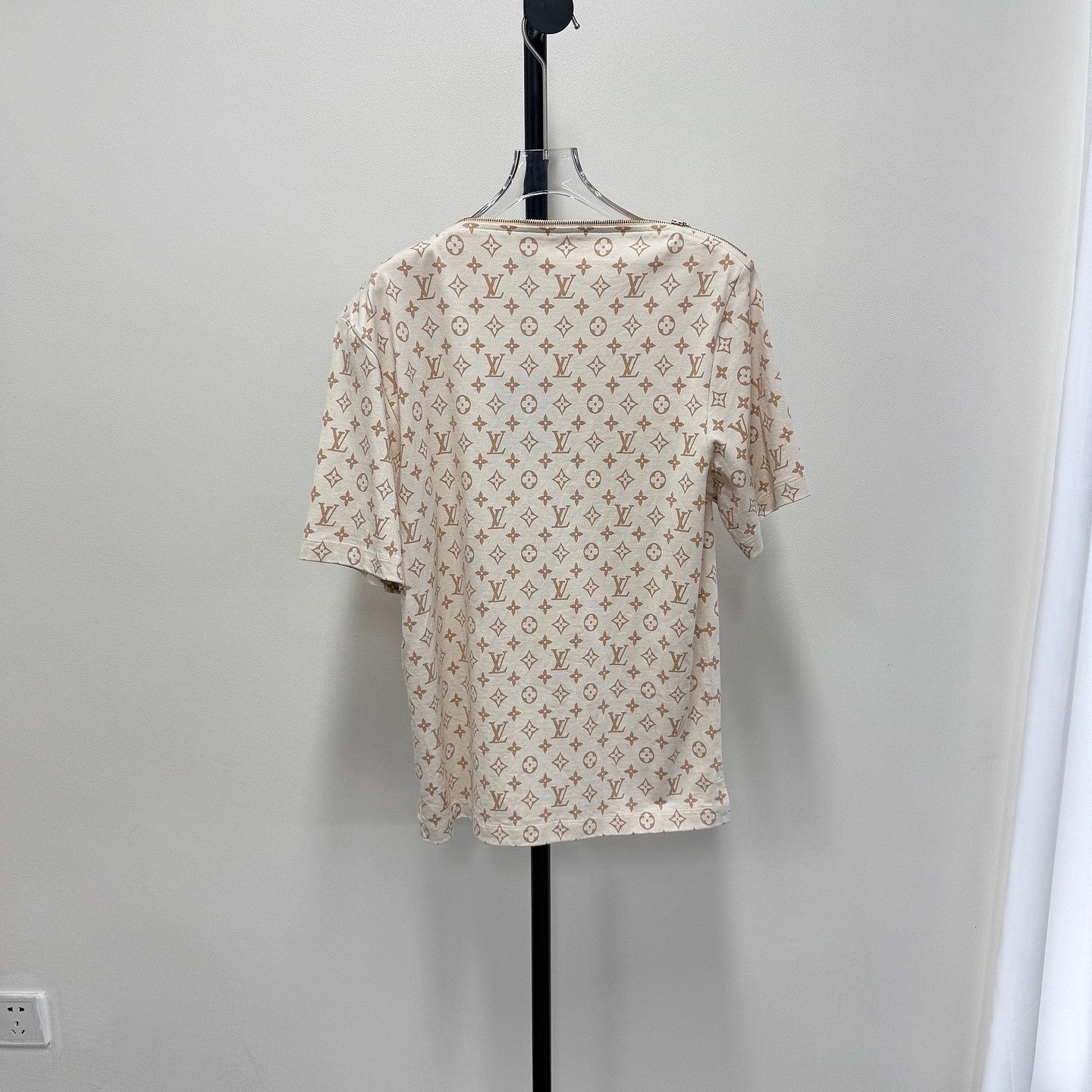 Louis Vuitton Louis Vuitton Monogram Short Sleeve T-Shirt Size L Size L / US 10 / IT 46 - 2 Thumbnail