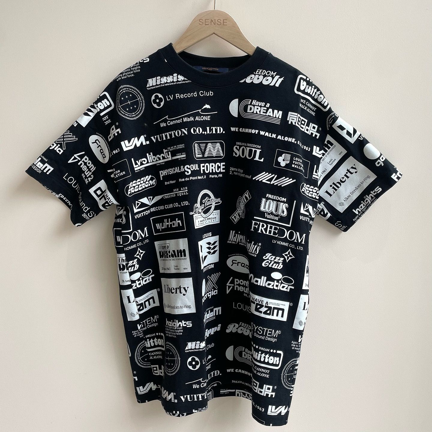 Louis Vuitton Louis Vuitton Graphic Print T-Shirt US XS Size US XS / EU 42 / 0 - 6 Thumbnail