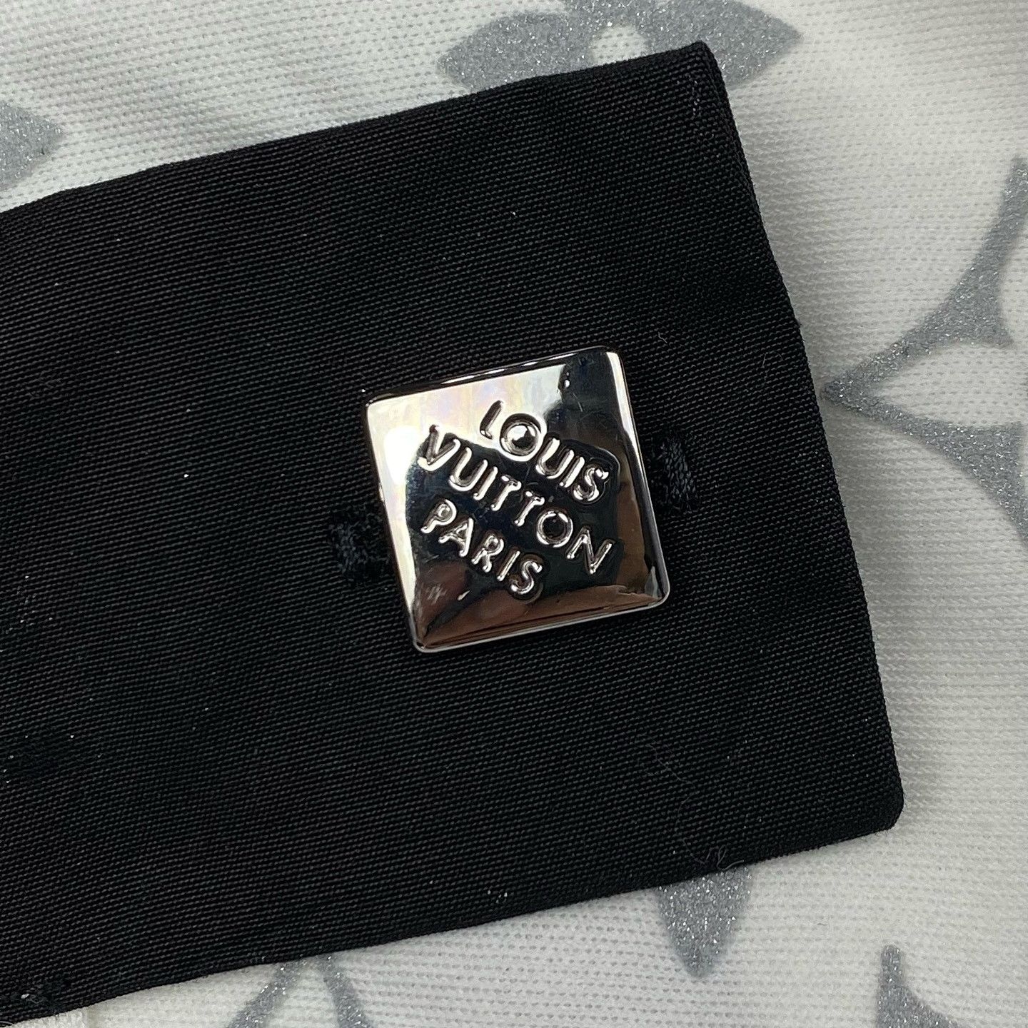 Louis Vuitton Louis Vuitton Monogram Short Sleeve T-Shirt Size S Size S / US 4 / IT 40 - 7 Thumbnail