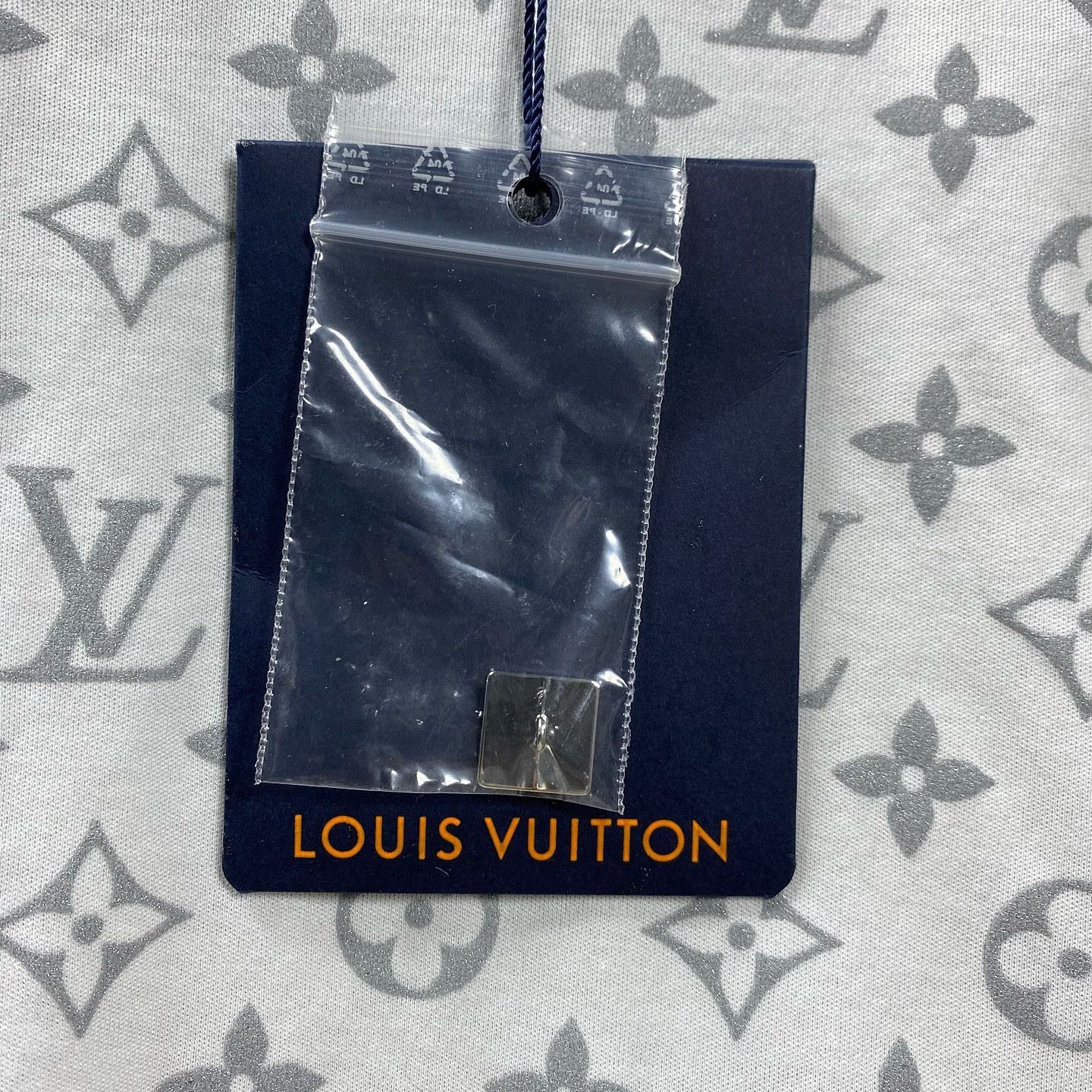 Louis Vuitton Louis Vuitton Monogram Short Sleeve T-Shirt Size S Size S / US 4 / IT 40 - 9 Thumbnail