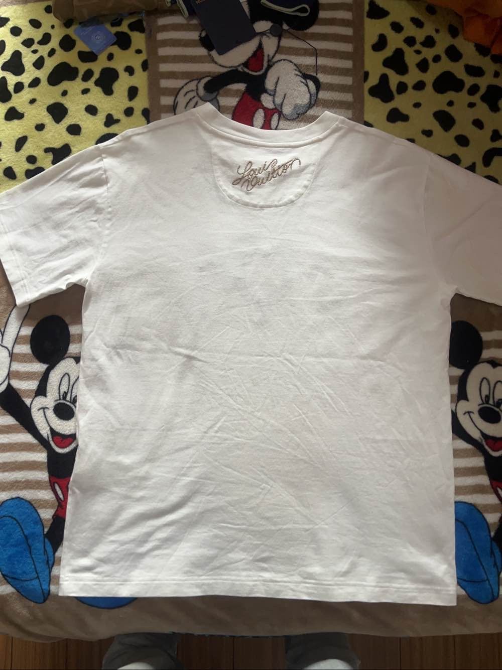 Louis Vuitton Louis Vuitton Embroidered Crest T-Shirt Size S Size US S / EU 44-46 / 1 - 2 Thumbnail