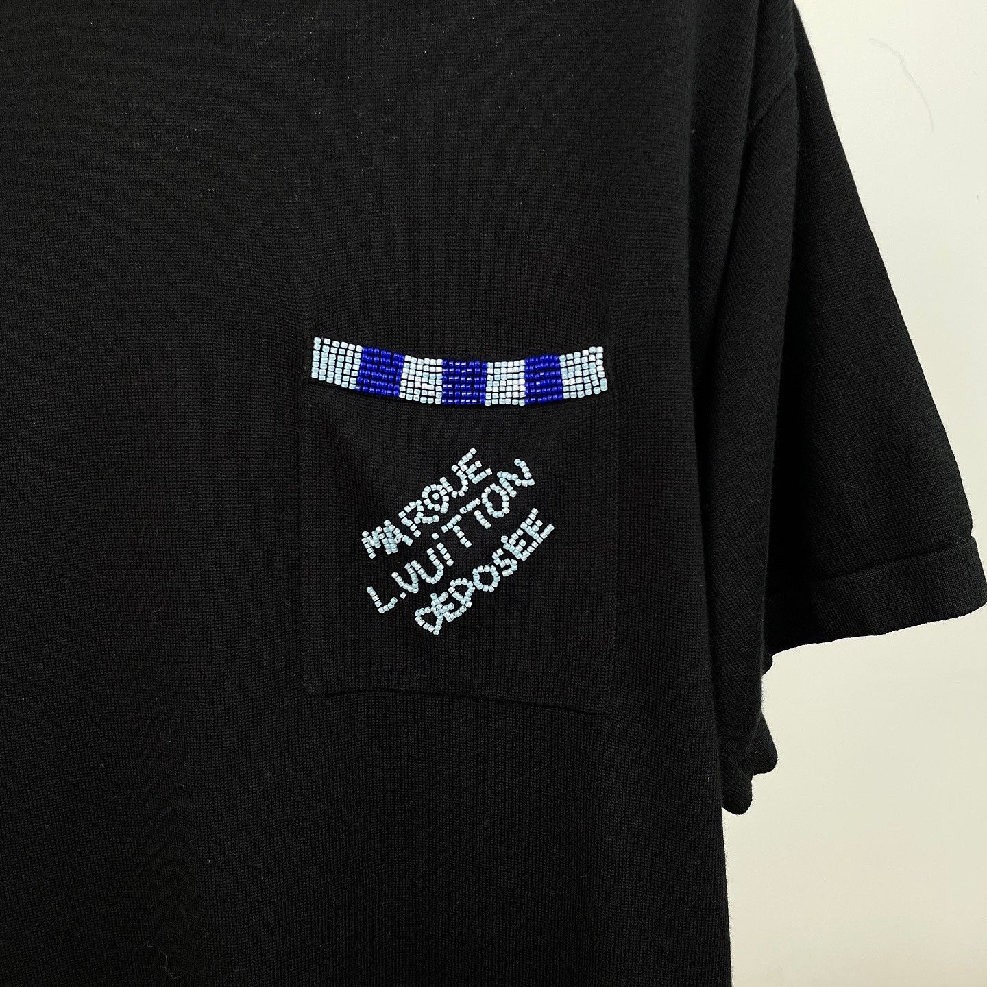 Louis Vuitton Louis Vuitton Beaded Pocket T-Shirt Size L Size US L / EU 52-54 / 3 - 5 Thumbnail