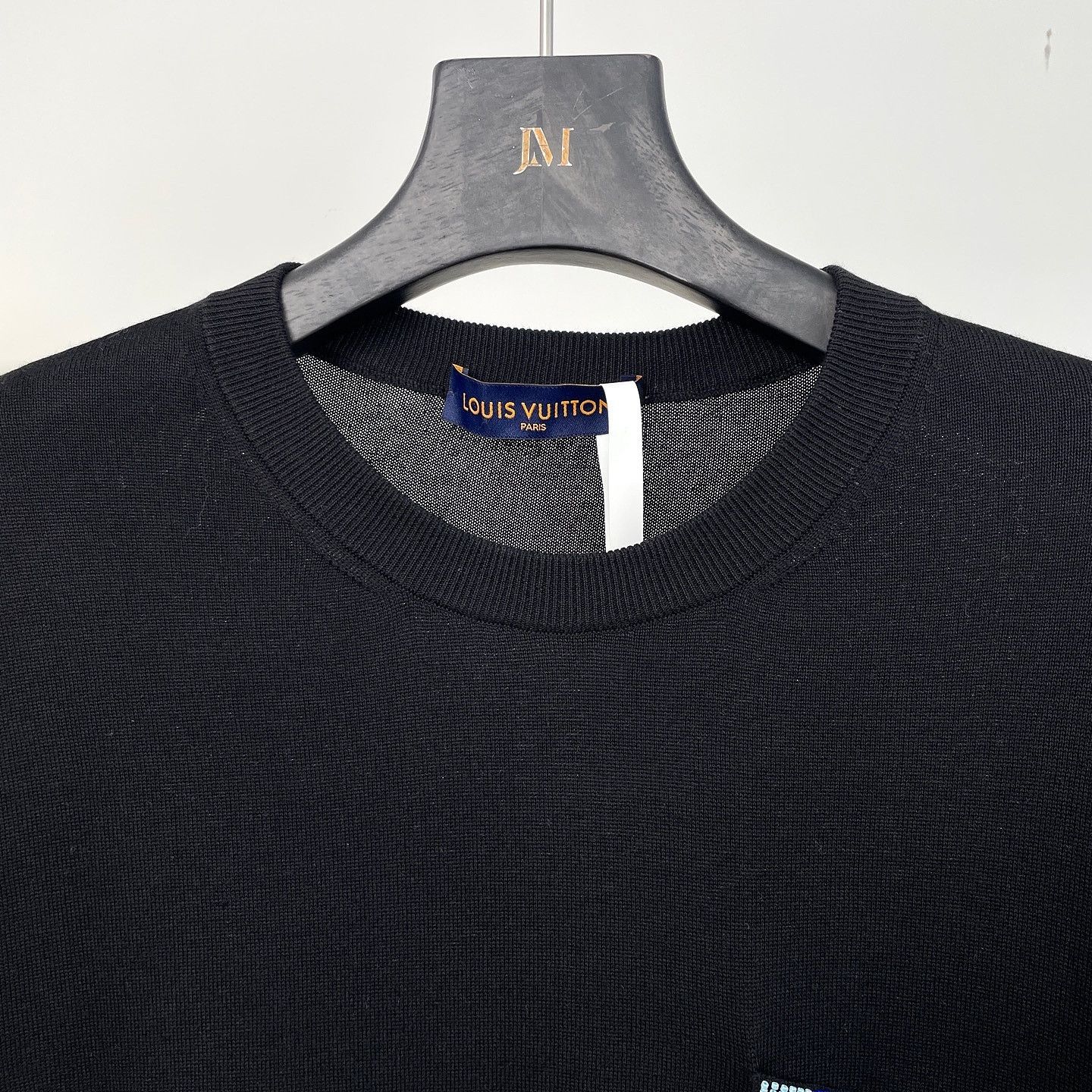 Louis Vuitton Louis Vuitton Beaded Pocket T-Shirt Size L Size US L / EU 52-54 / 3 - 3 Thumbnail