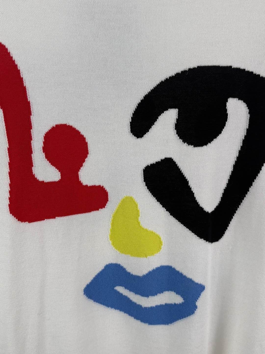 Louis Vuitton Louis Vuitton Geometric Graphic T-Shirt XL Size US XL / EU 56 / 4 - 6 Thumbnail