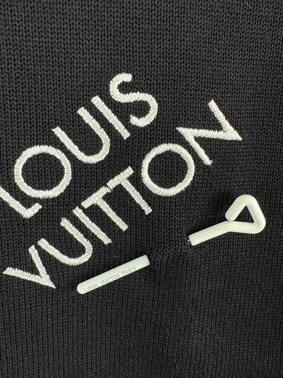 Louis Vuitton Louis Vuitton Embroidered Logo Knit T-Shirt Size XS Size US XS / EU 42 / 0 - 7 Thumbnail