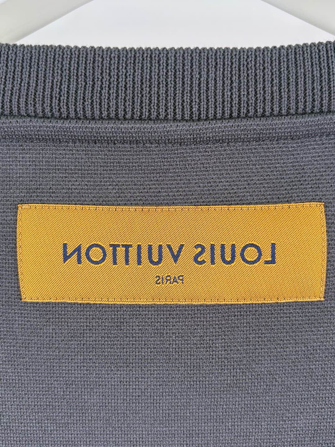 Louis Vuitton Louis Vuitton Embroidered Logo T-Shirt Size XXL Size US XXL / EU 58 / 5 - 7 Thumbnail