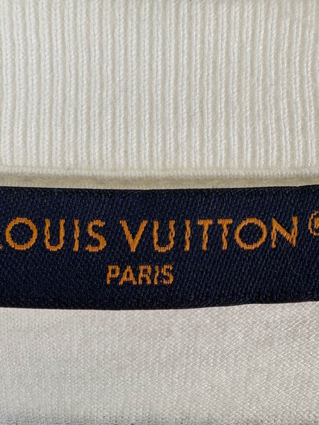 Louis Vuitton Louis Vuitton Room Print T-Shirt XL Size US XL / EU 56 / 4 - 3 Thumbnail