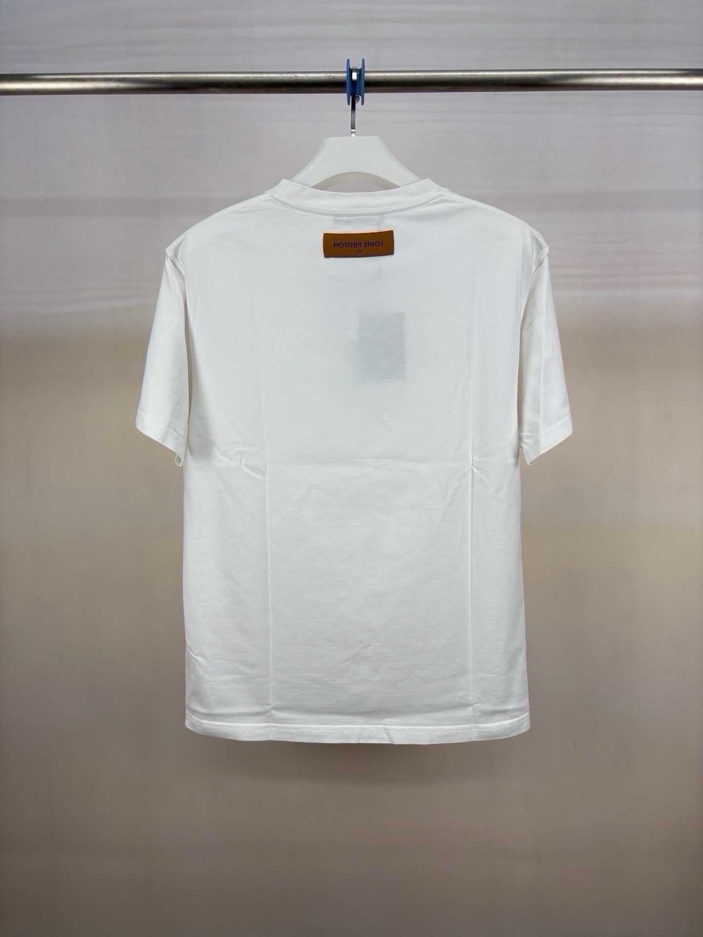 Louis Vuitton Louis Vuitton Embossed Logo T-Shirt Size XL Size US XL / EU 56 / 4 - 2 Thumbnail