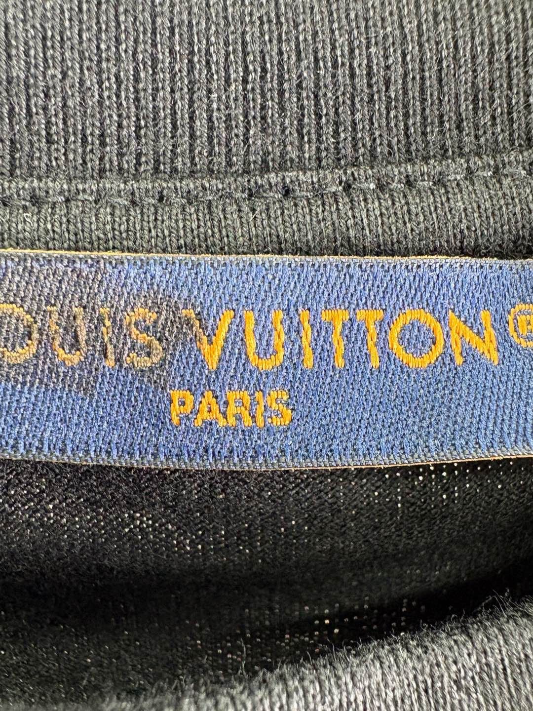Louis Vuitton Louis Vuitton Motel Graphic T-Shirt Size L Size US L / EU 52-54 / 3 - 3 Thumbnail