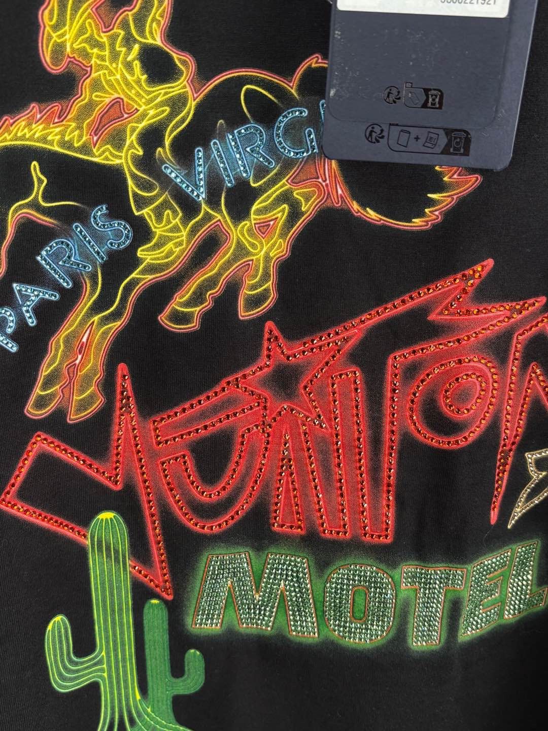 Louis Vuitton Louis Vuitton Motel Graphic T-Shirt Size L Size US L / EU 52-54 / 3 - 6 Thumbnail