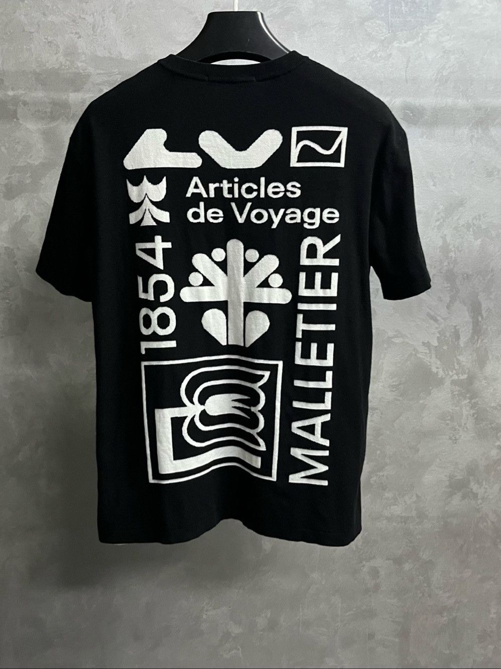 Louis Vuitton Louis Vuitton Graphical Logo T-Shirt Size XS Size US XS / EU 42 / 0 - 2 Thumbnail