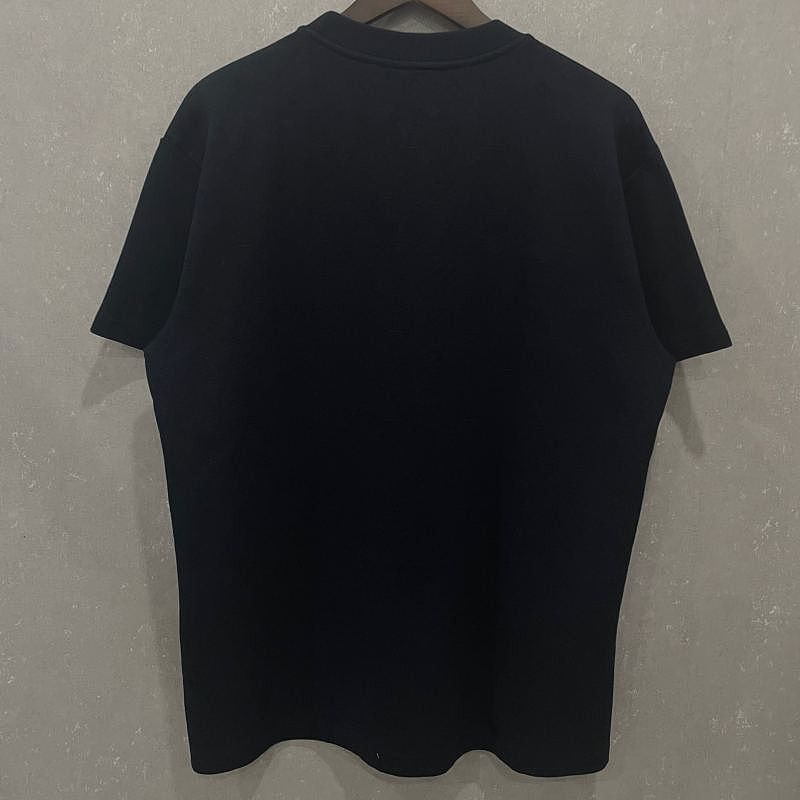 Louis Vuitton Louis Vuitton Monogram Pocket T-Shirt Size XL Size US XL / EU 56 / 4 - 2 Thumbnail