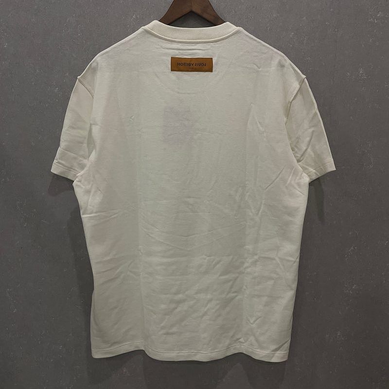 Louis Vuitton Louis Vuitton Neon Logo T-Shirt Size L Size US L / EU 52-54 / 3 - 2 Thumbnail