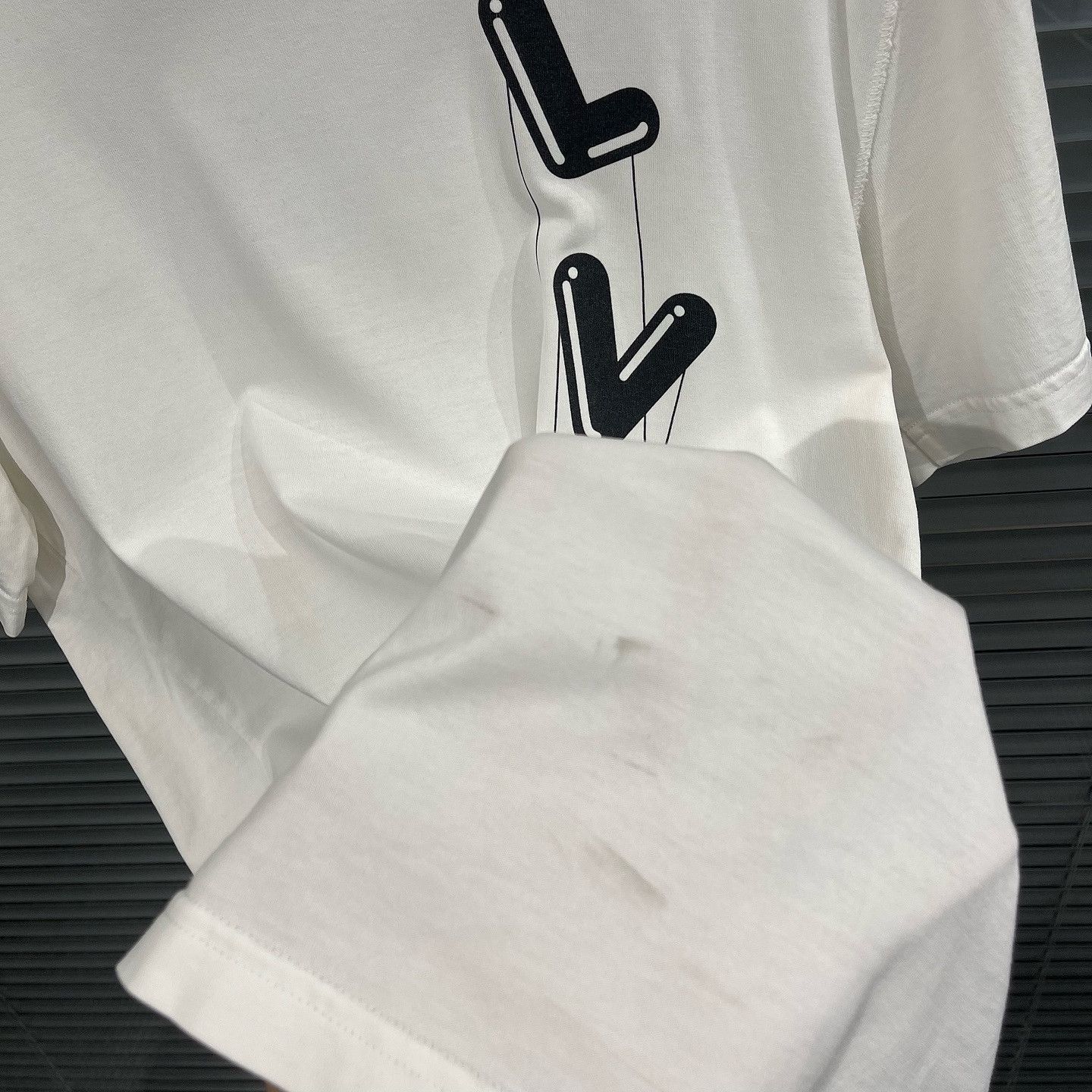 Louis Vuitton Louis Vuitton Marionette Graphic T-Shirt Size XL Size US XL / EU 56 / 4 - 8 Thumbnail